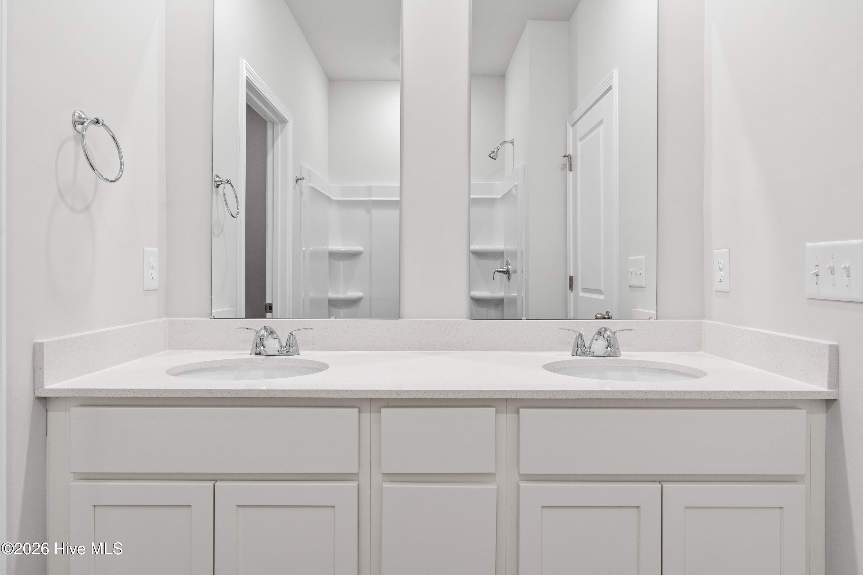 100534400 | Photo 24