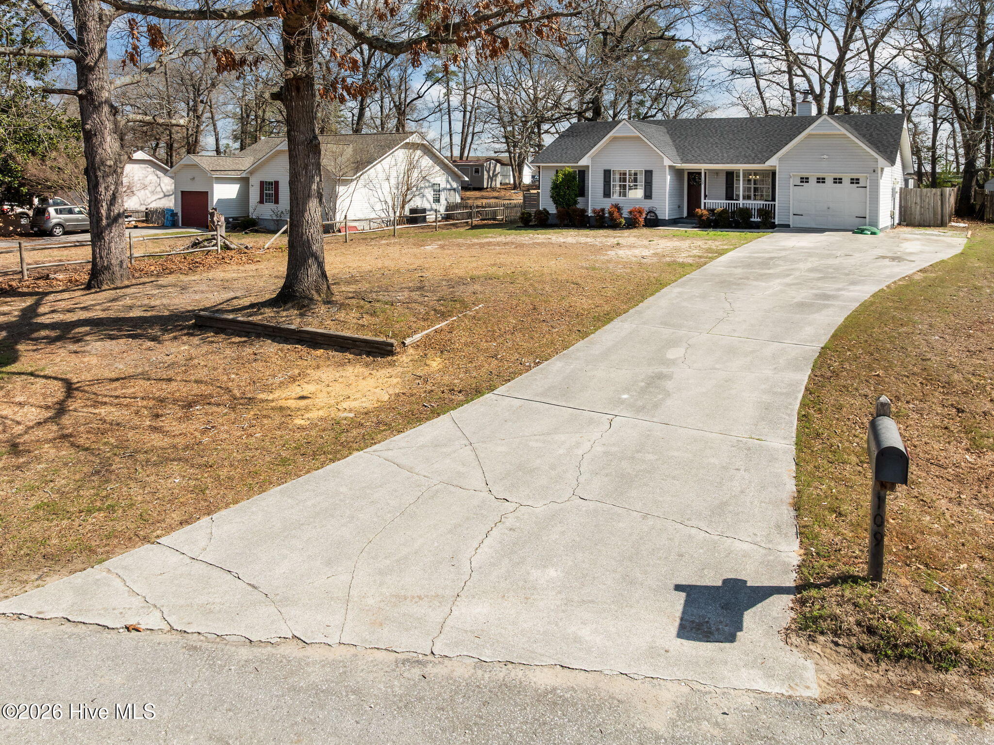 100558833 | Photo 47