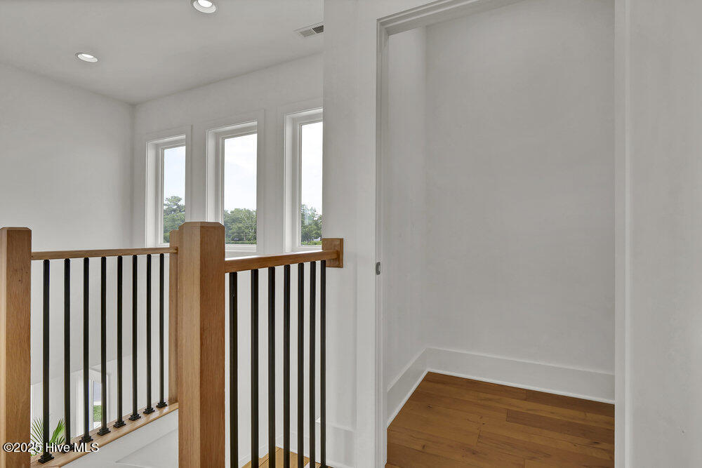 100520014 | Photo 42