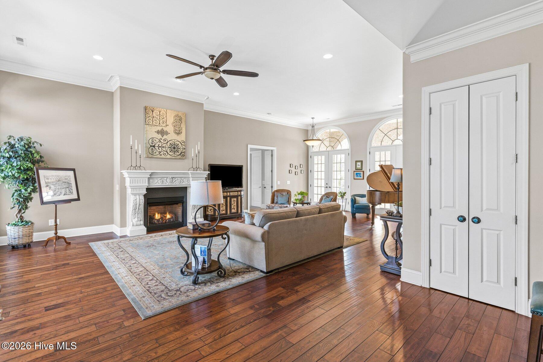 100555676 | Photo 14