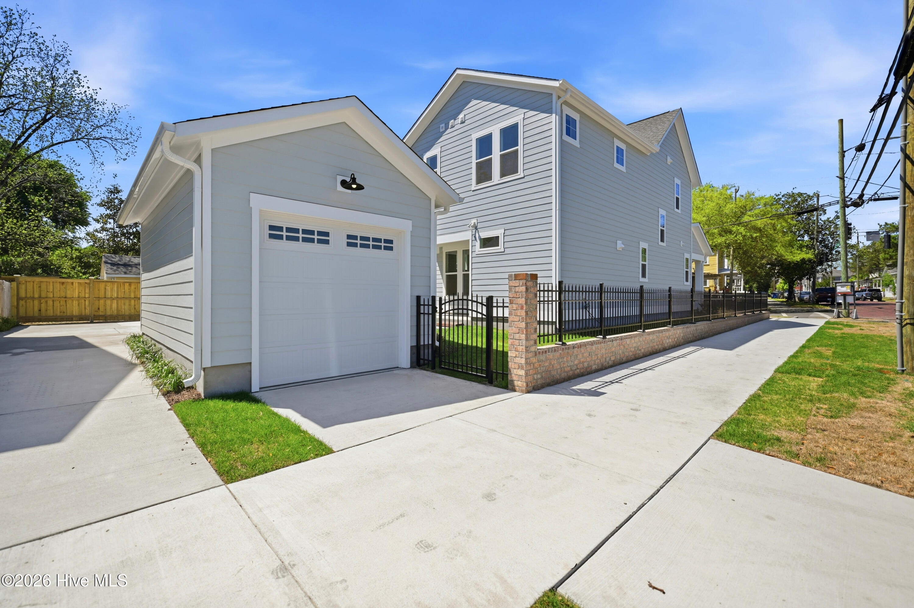 100566798 | Photo 48