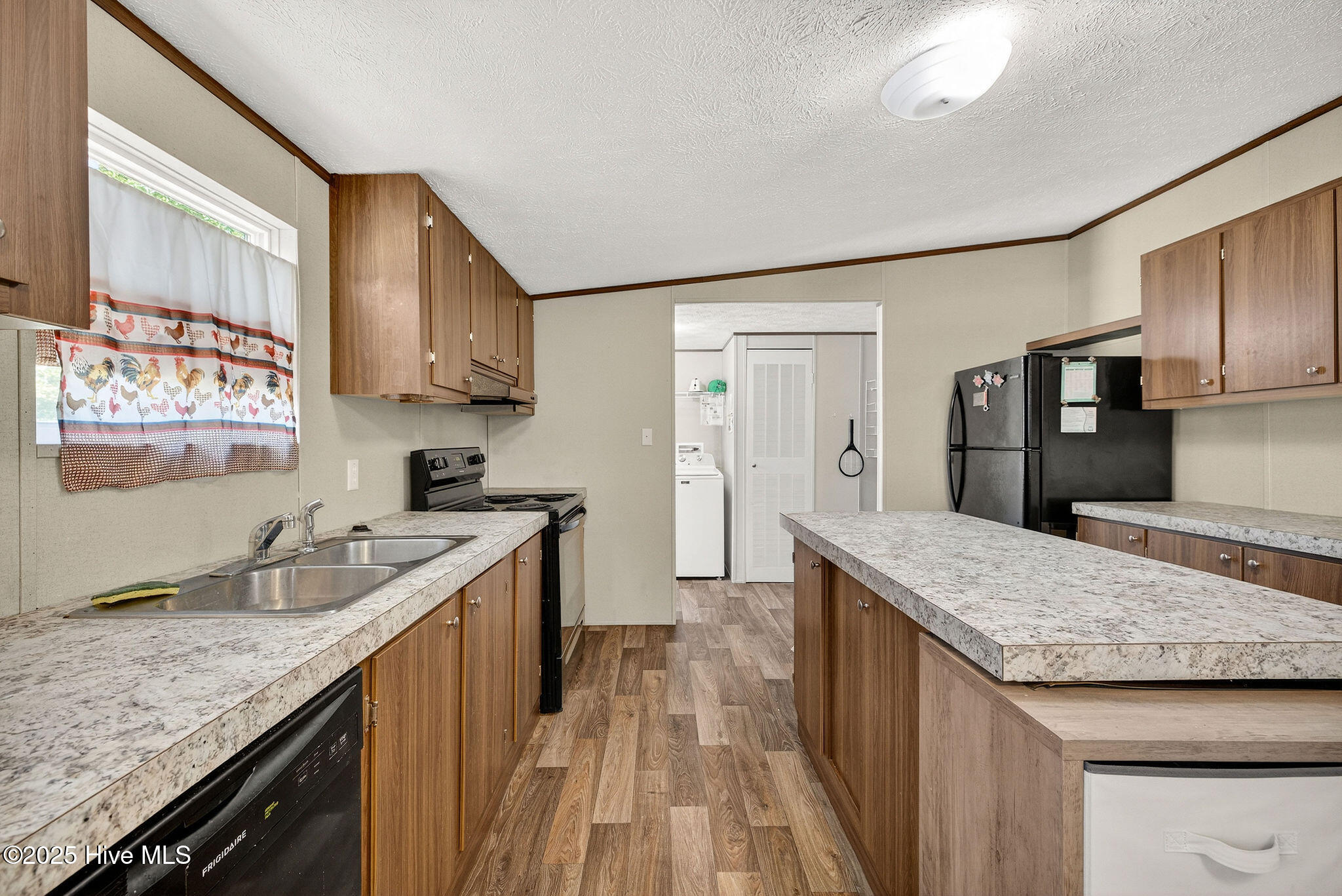 100537876 | Photo 21