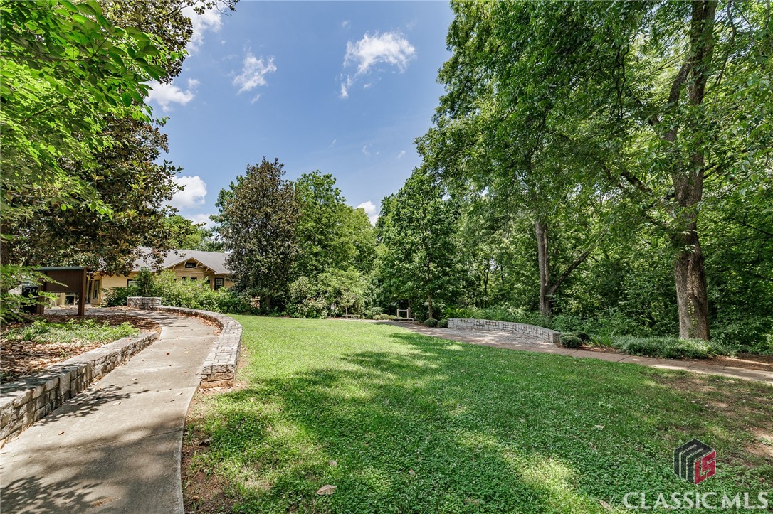 395 Cleveland Avenue