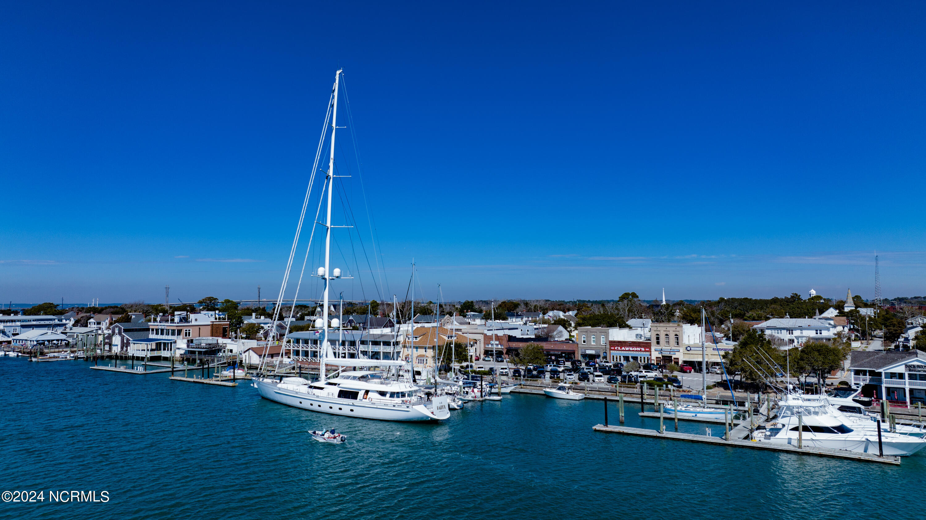 Homes for sale in Beaufort, NC | 556 Sheldrake Ct, Beaufort, NC 28516 | MLS# 100535359