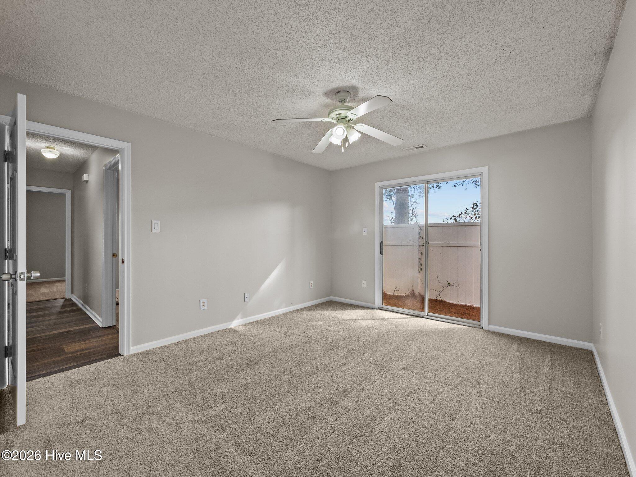 100563808 | Photo 11