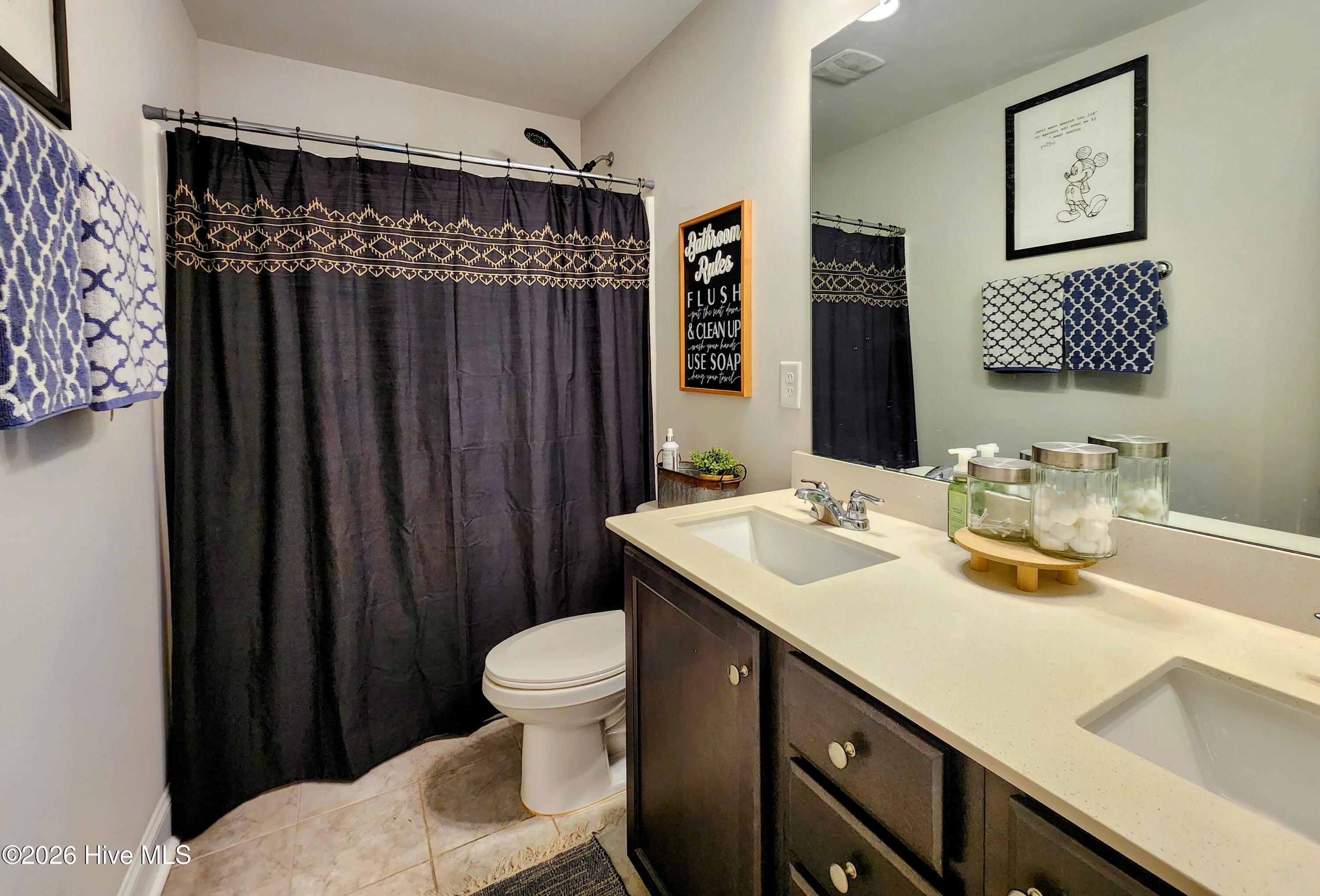 100549443 | Photo 37