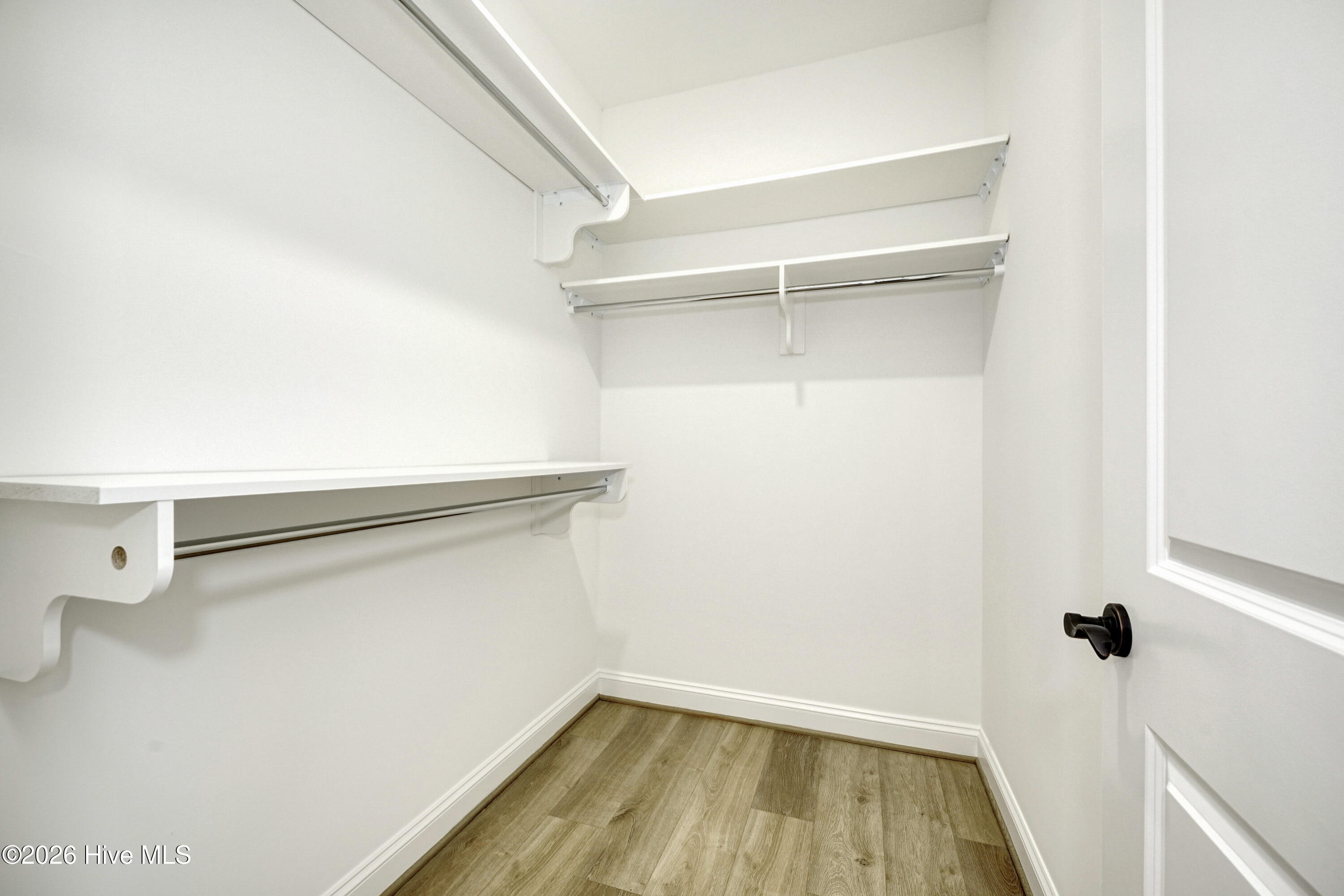 100564282 | Photo 23