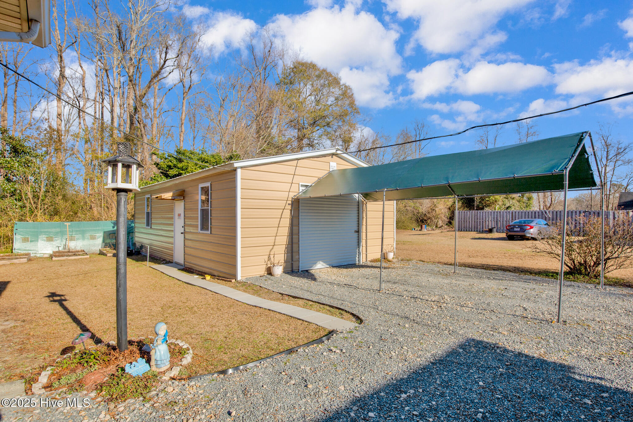 100532575 | Photo 40