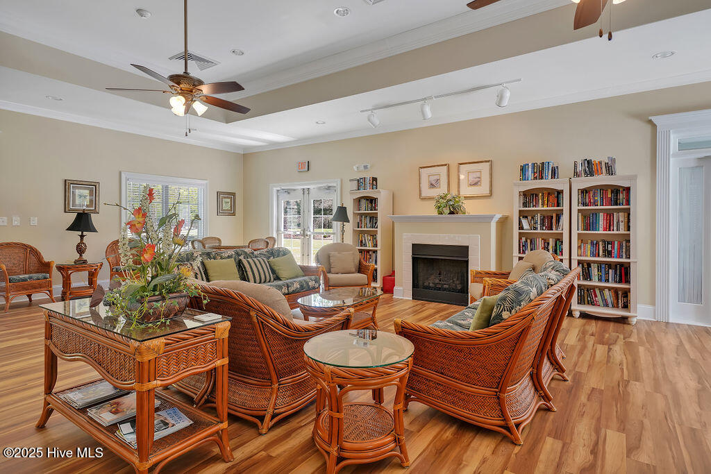 100542530 | Photo 71