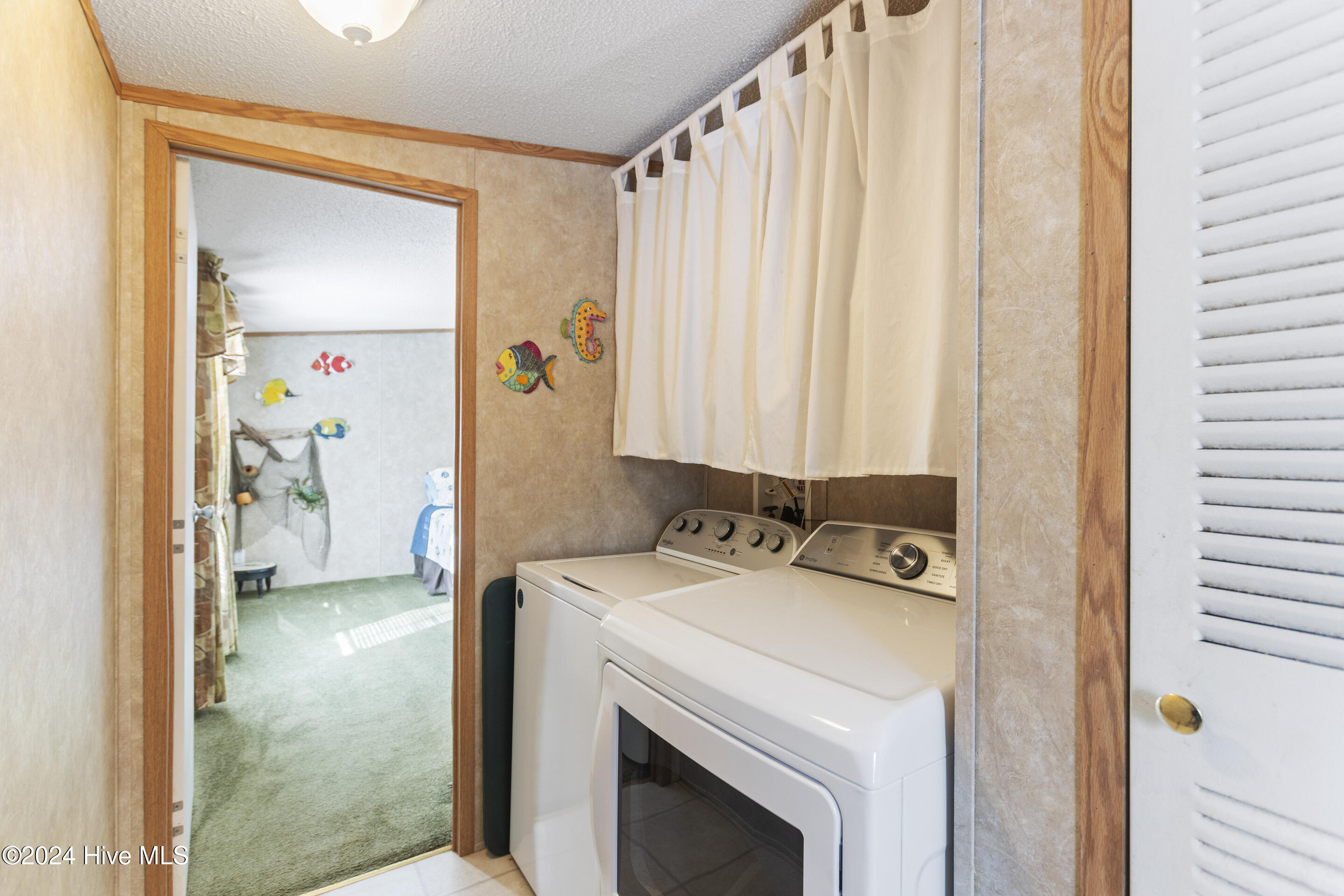 100475199 | Photo 11