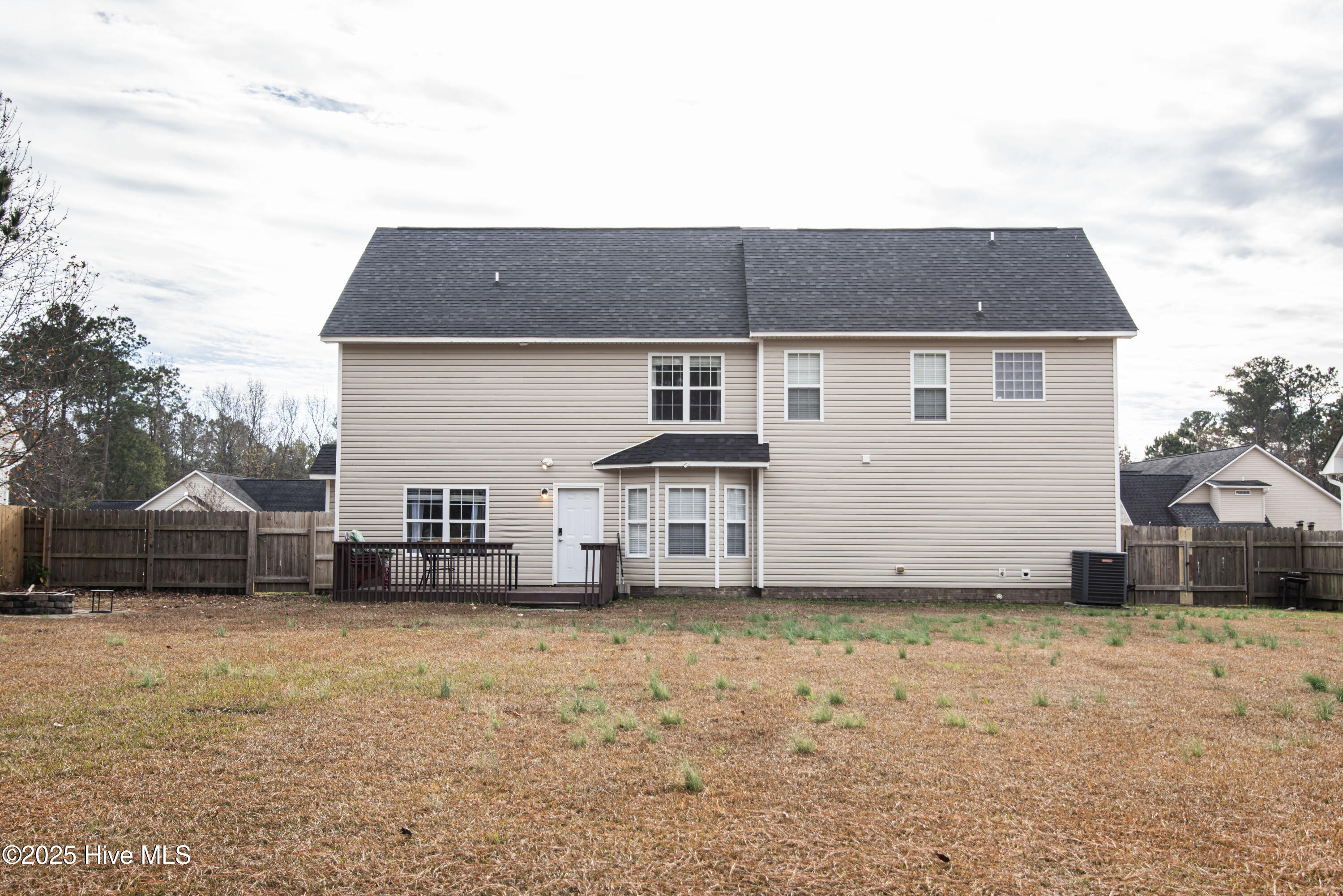 100544525 | Photo 38