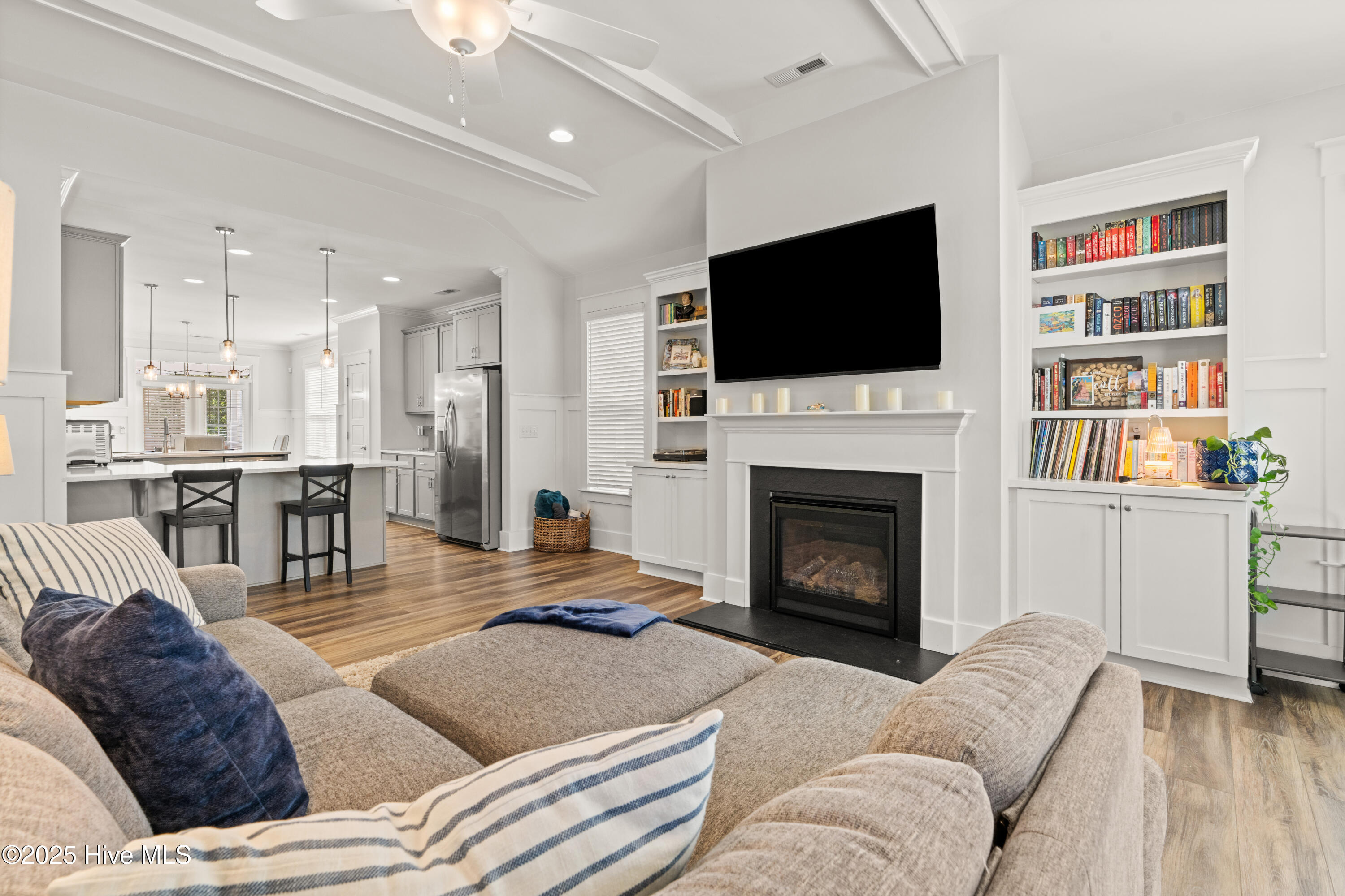 100526645 | Photo 13