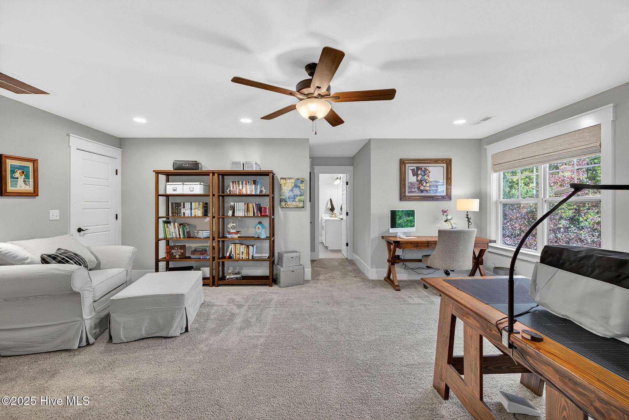 100541568 | Photo 36