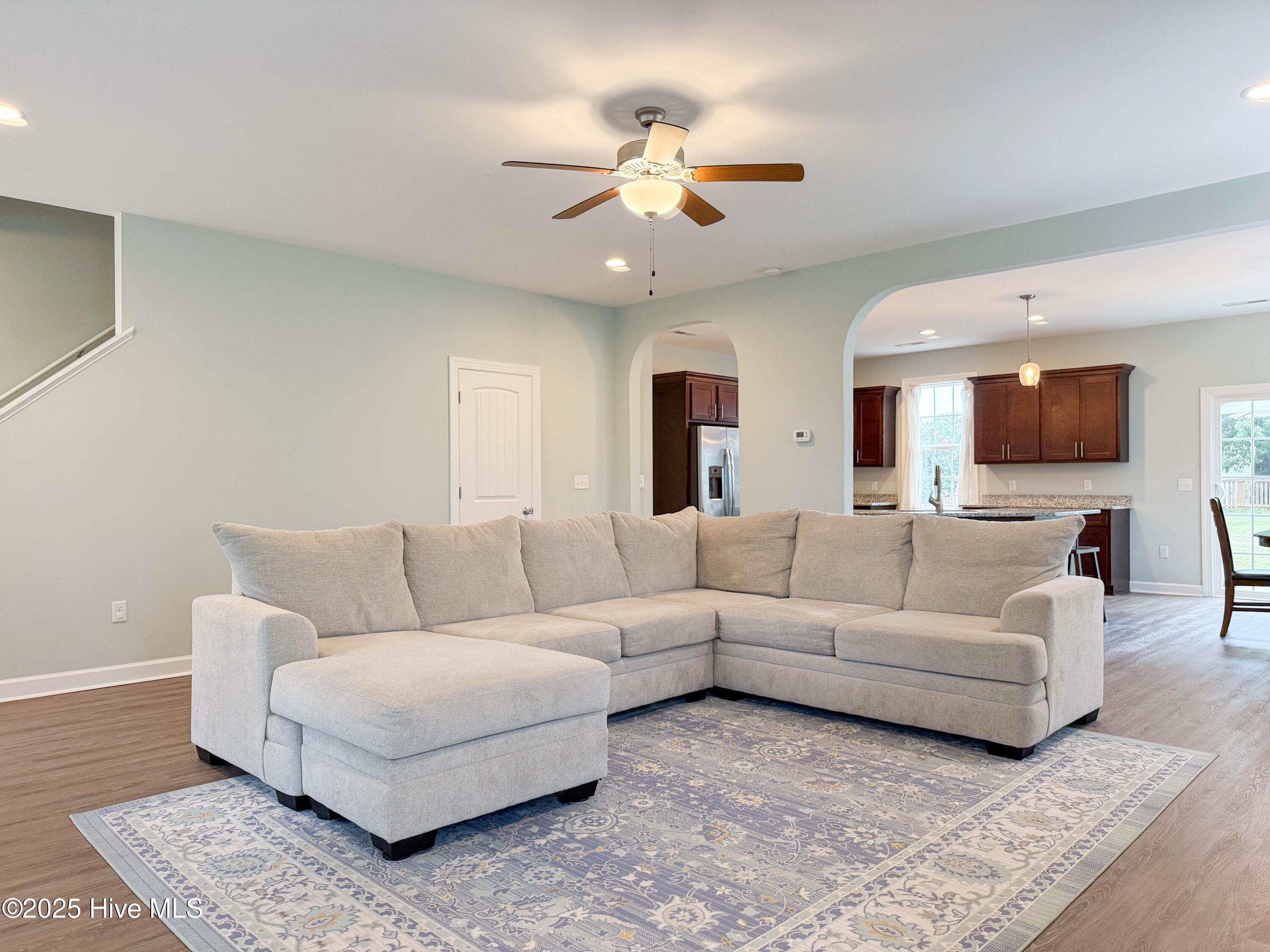 100536408 | Photo 12