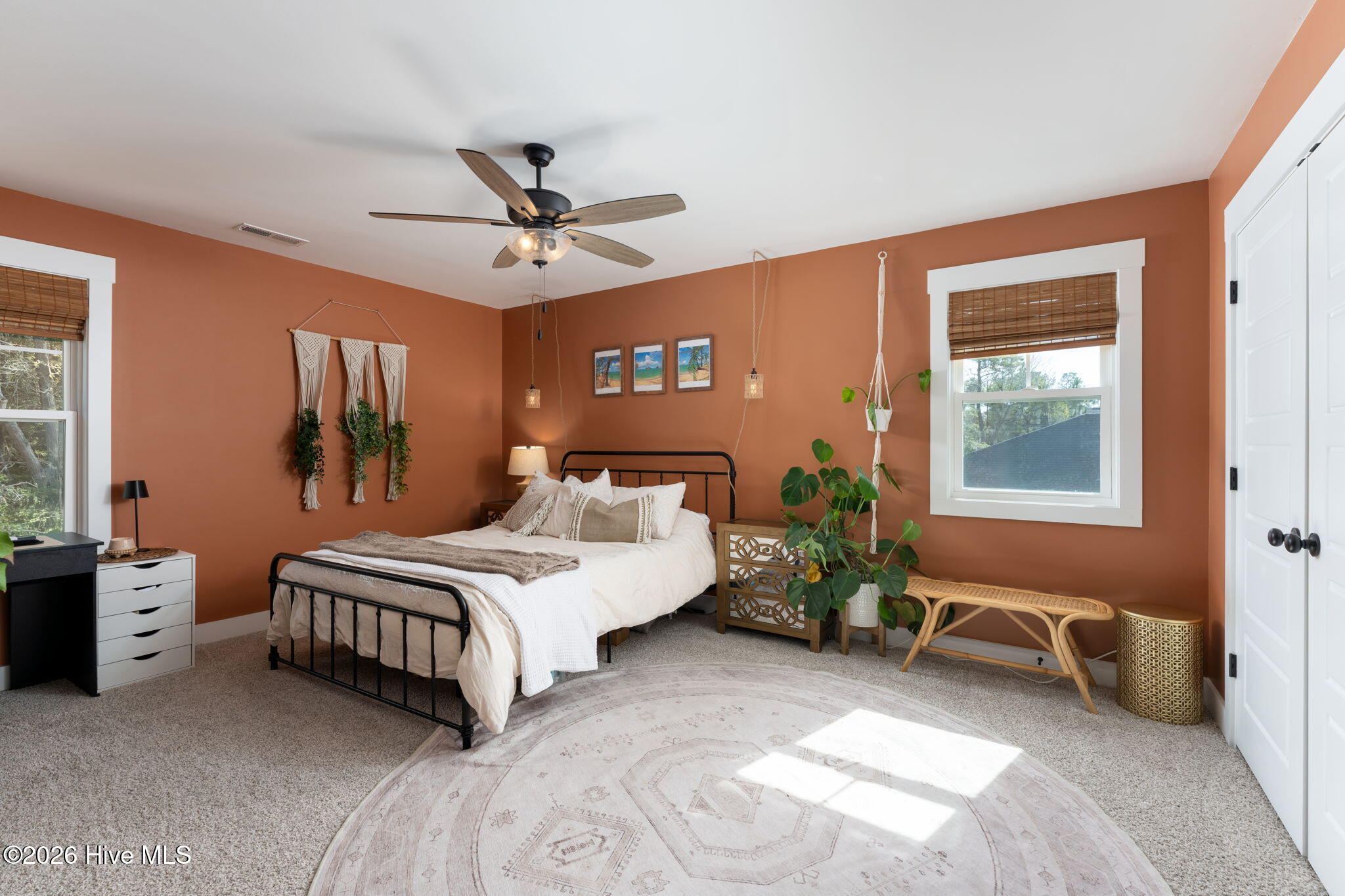 100555152 | Photo 36