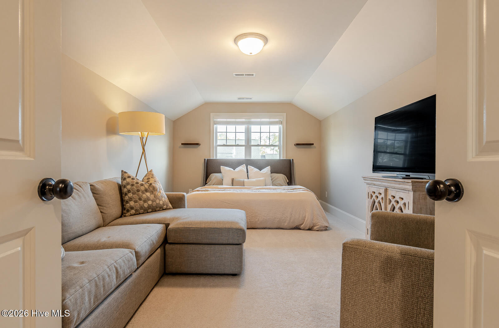 100555037 | Photo 42