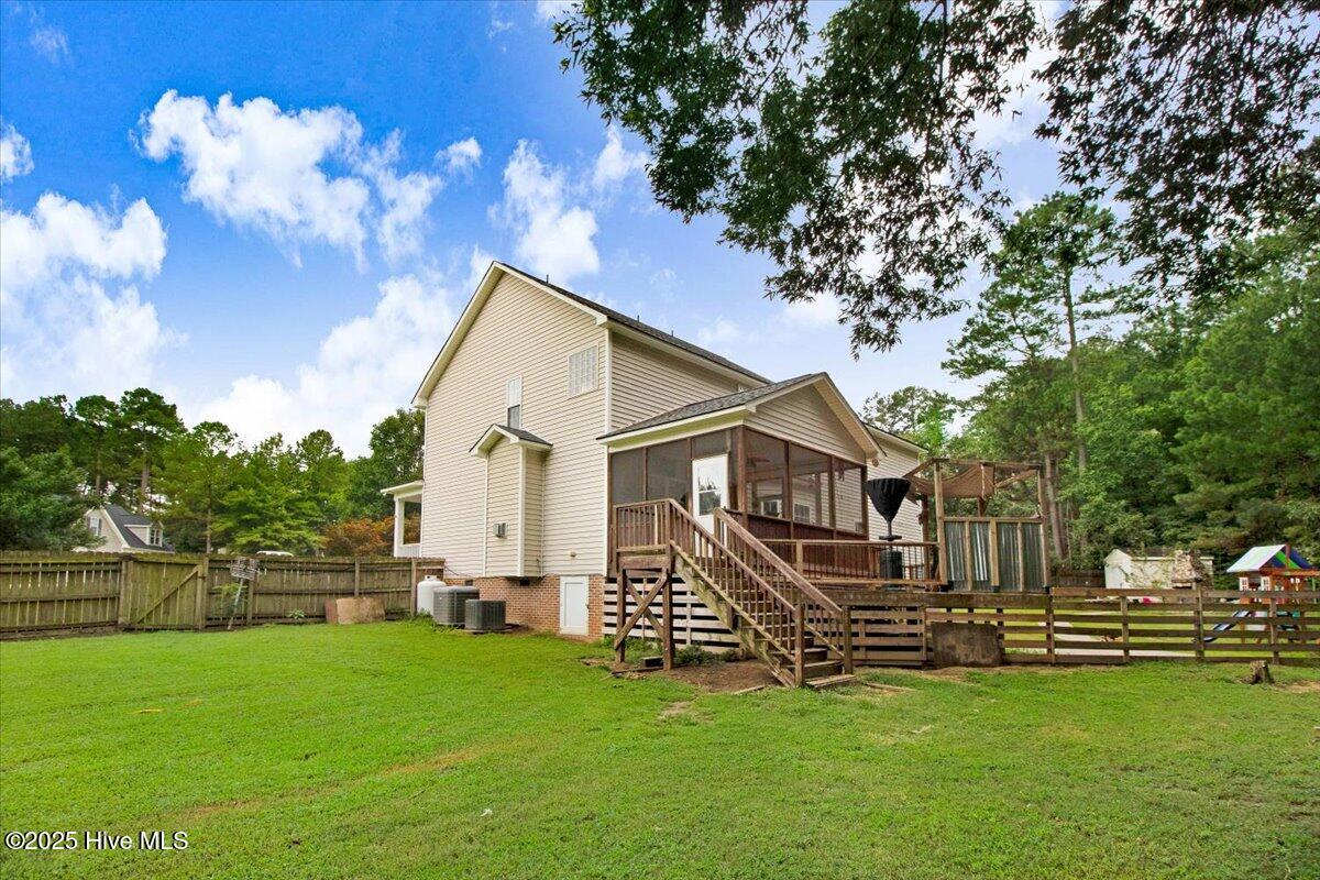 06-457 Albemarle Dr-6