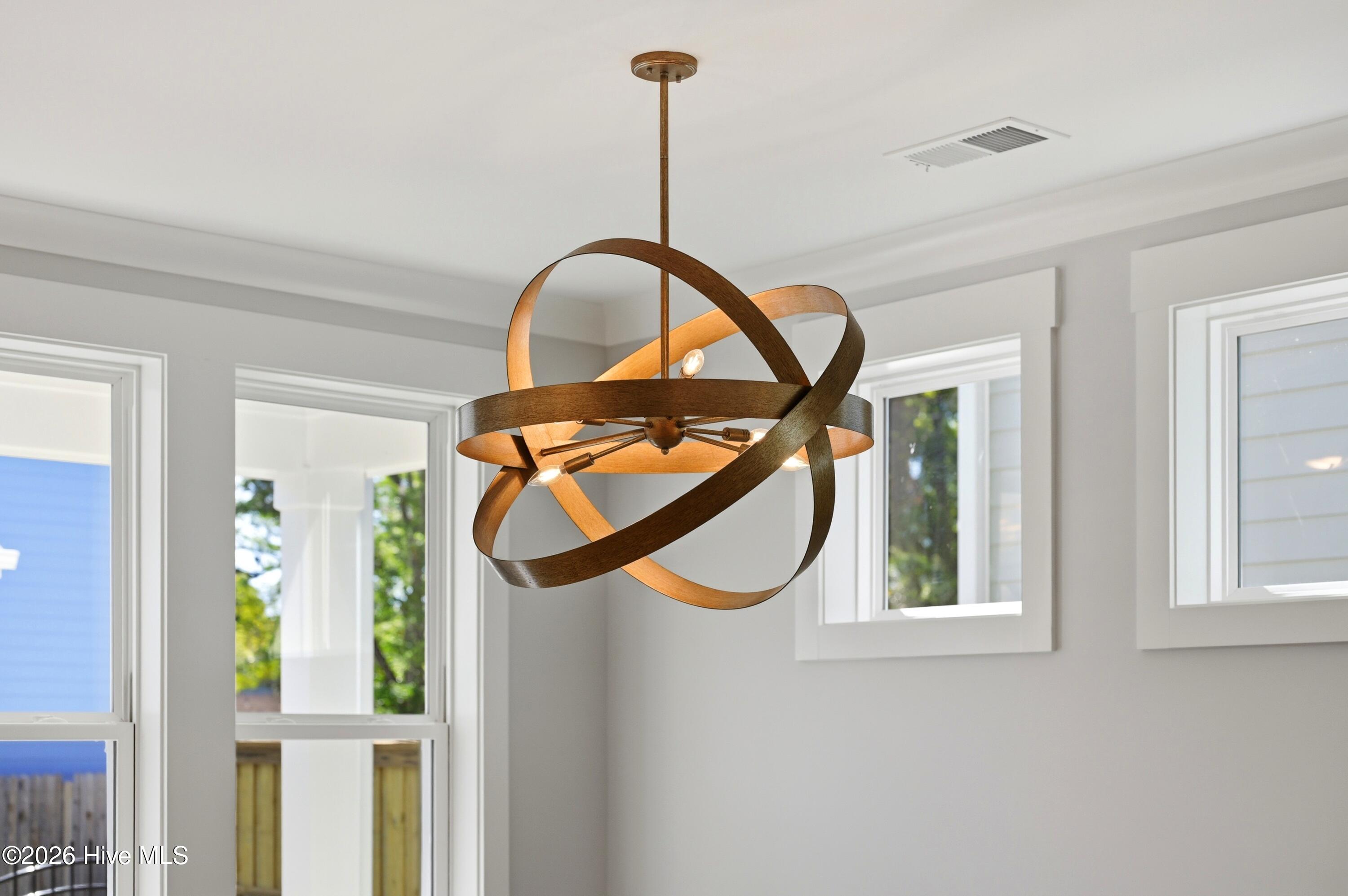 100566798 | Photo 40