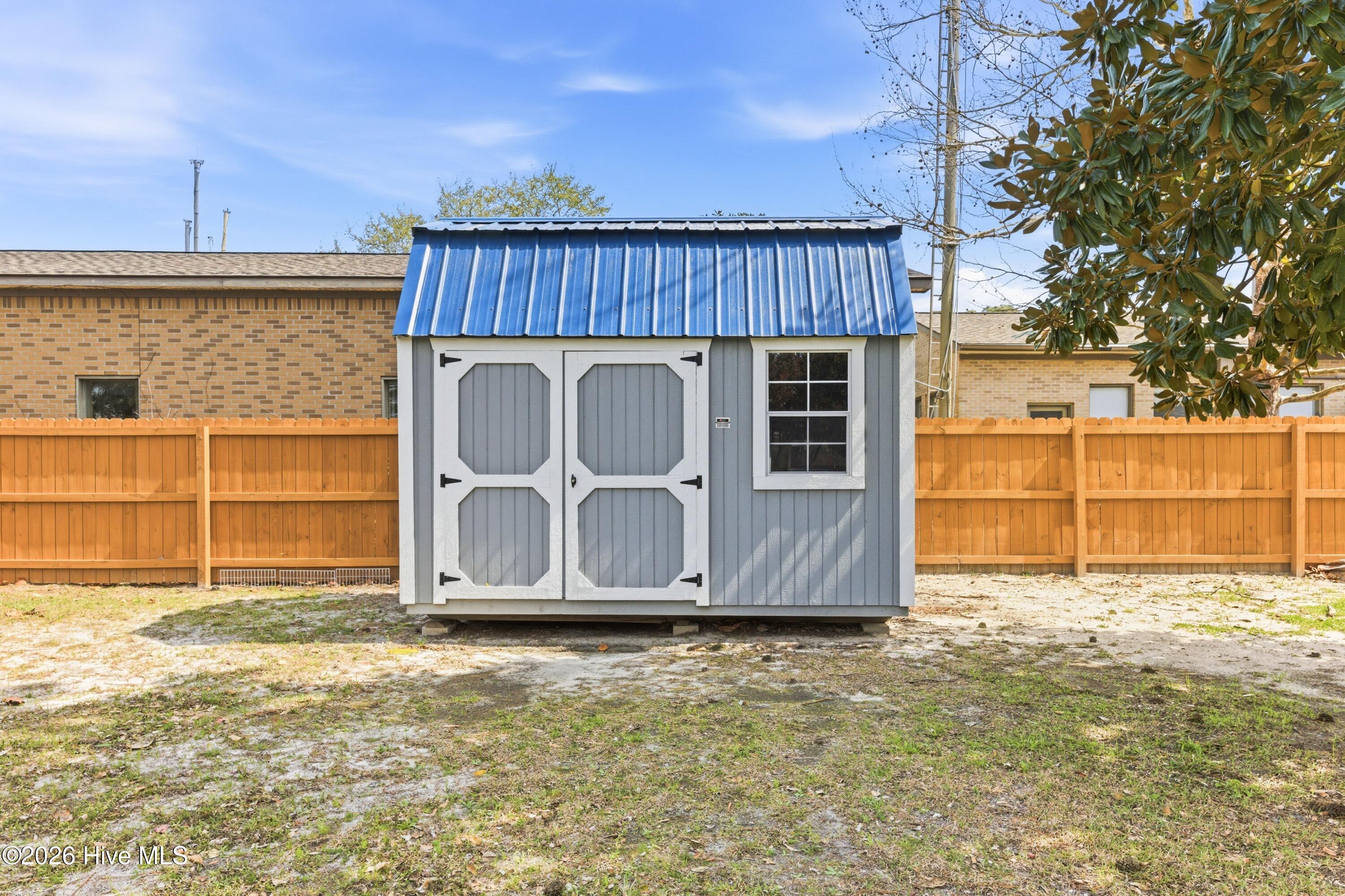 100561683 | Photo 31