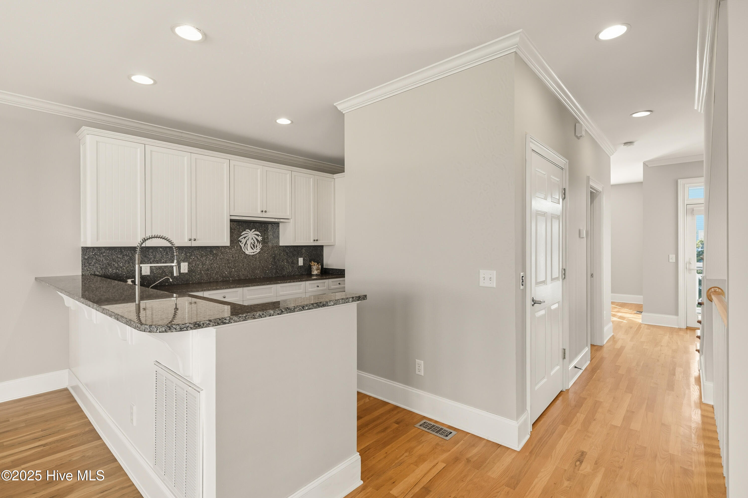 100527237 | Photo 10