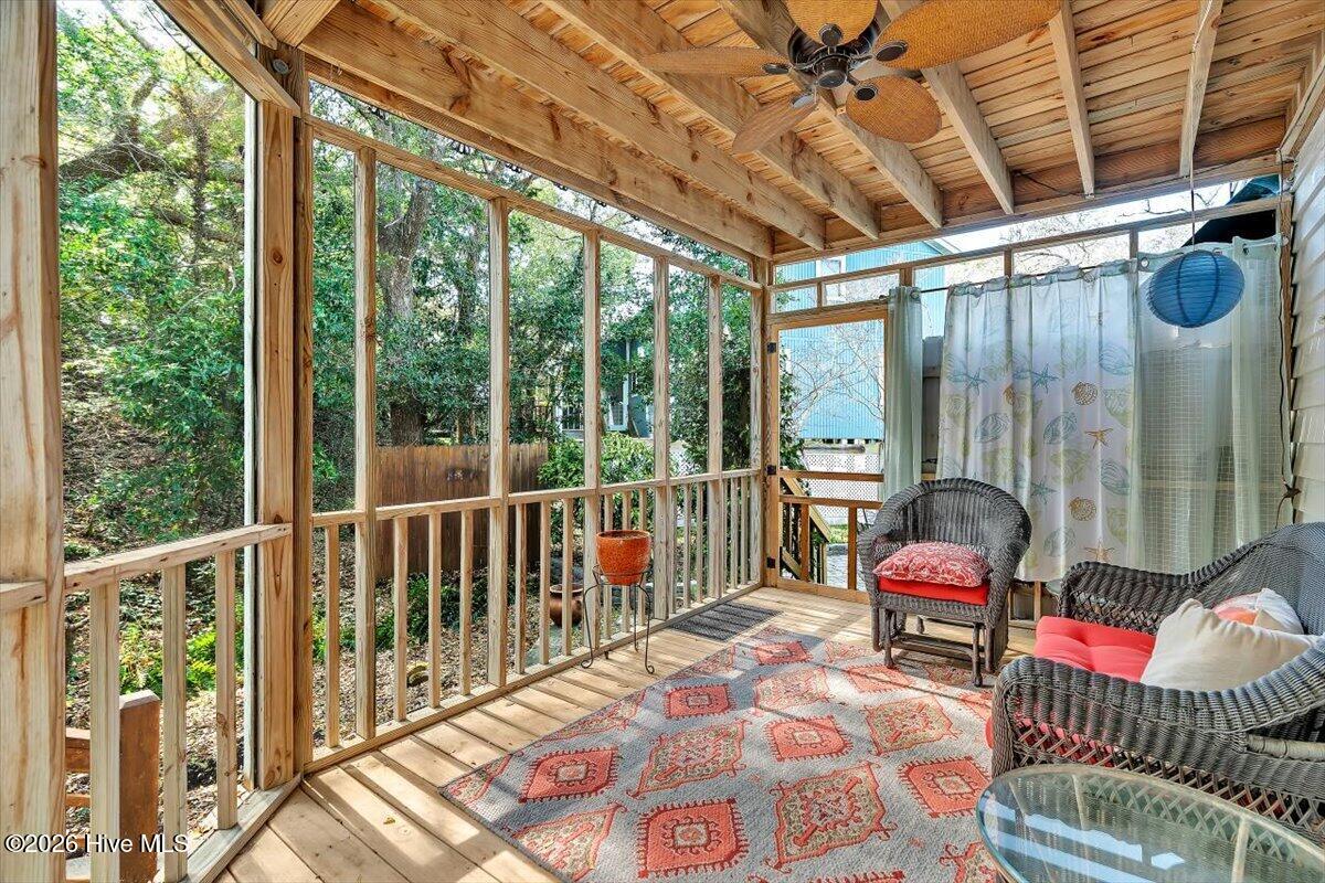 100561735 | Photo 42