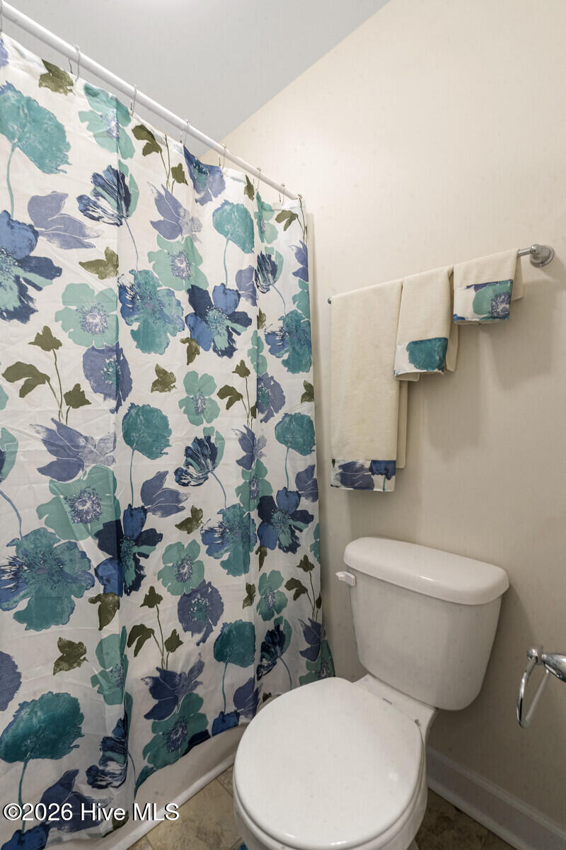 100562999 | Photo 26