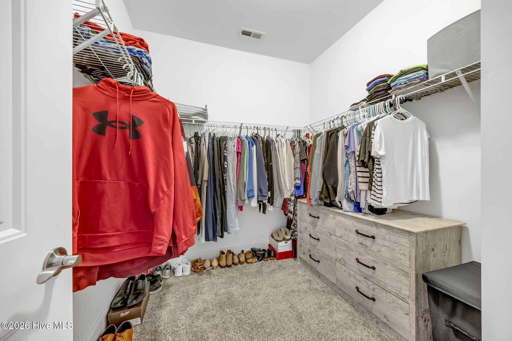 100564994 | Photo 18