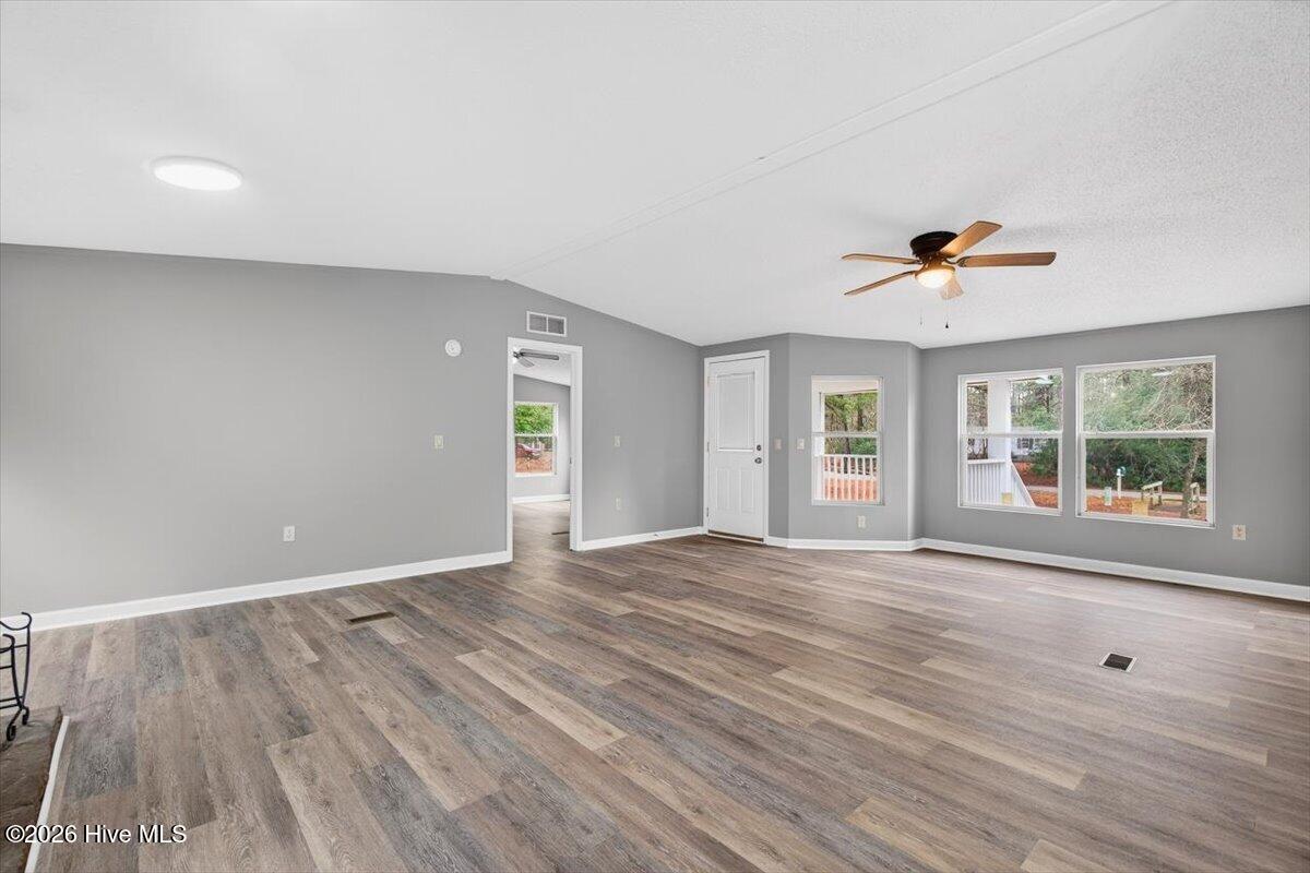 100554719 | Photo 13