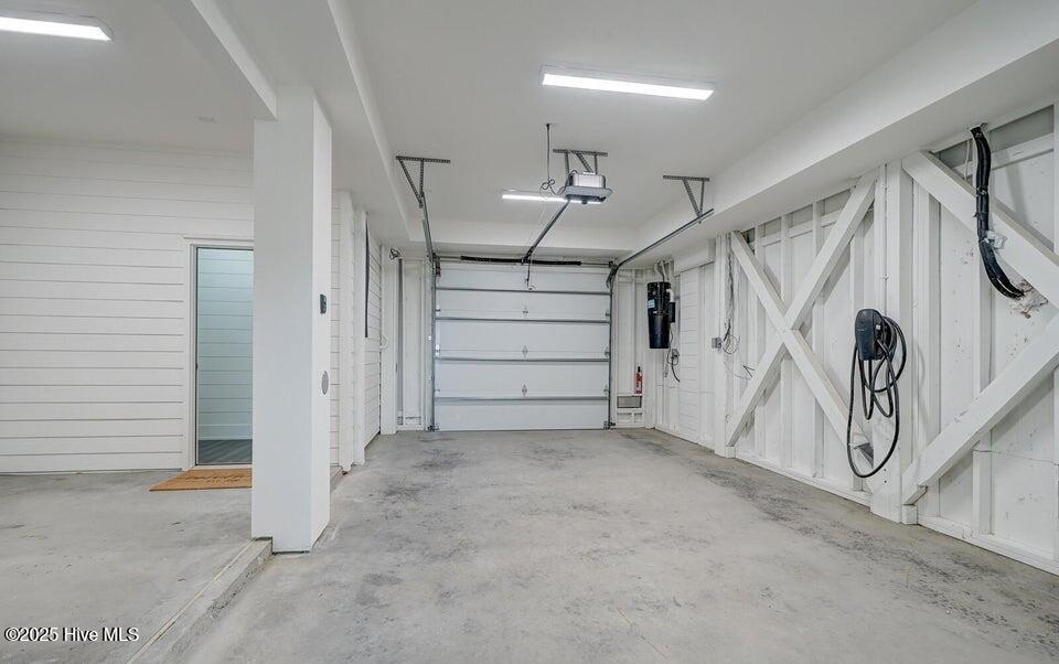 100508302 | Photo 53