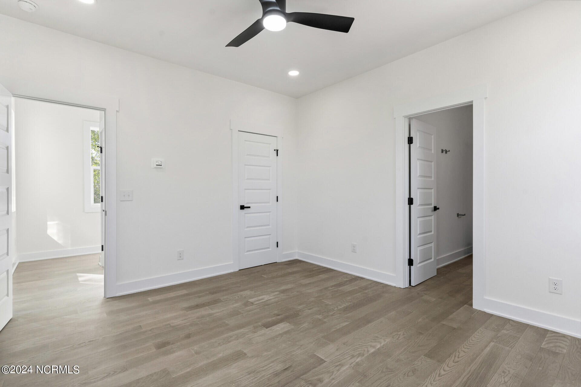 100549617 | Photo 19