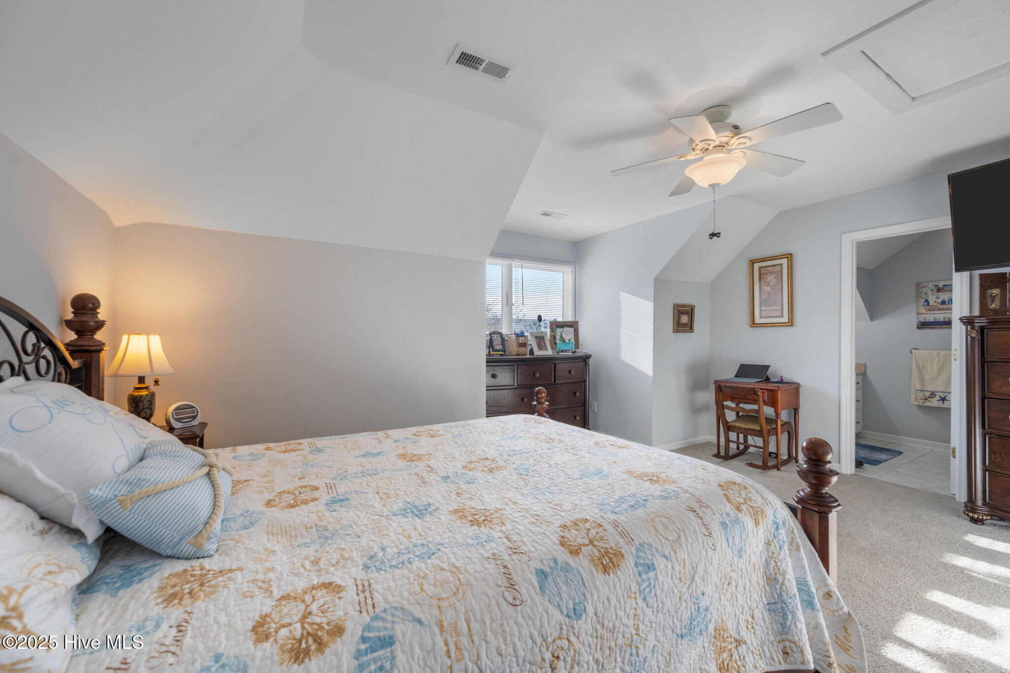 100539453 | Photo 33