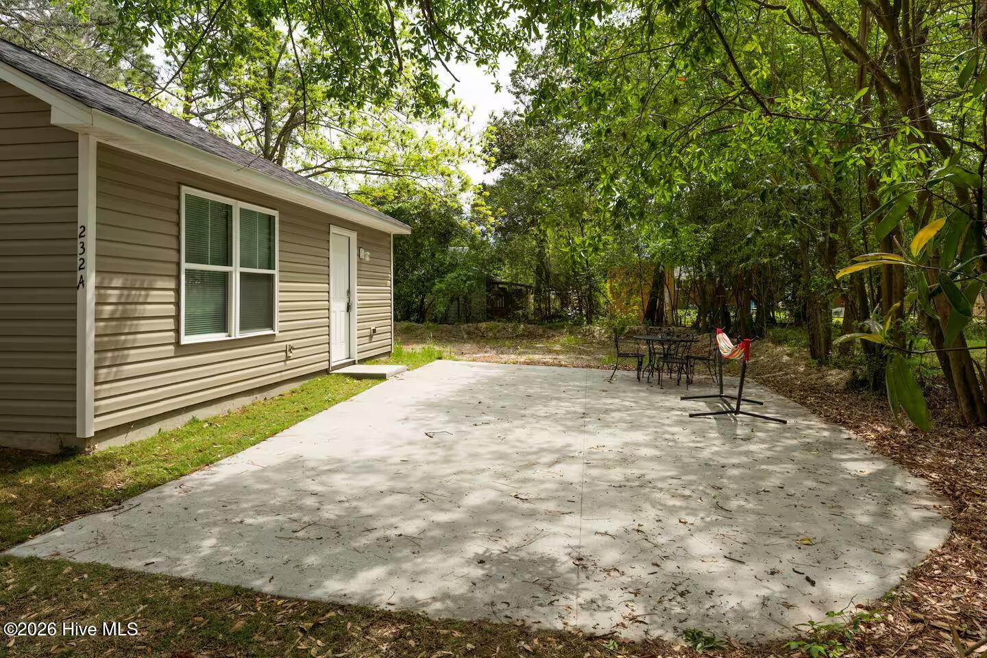 100570204 | Photo 13