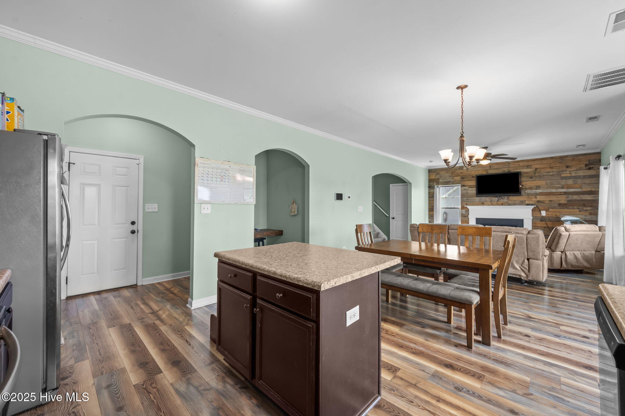 100521248 | Photo 18