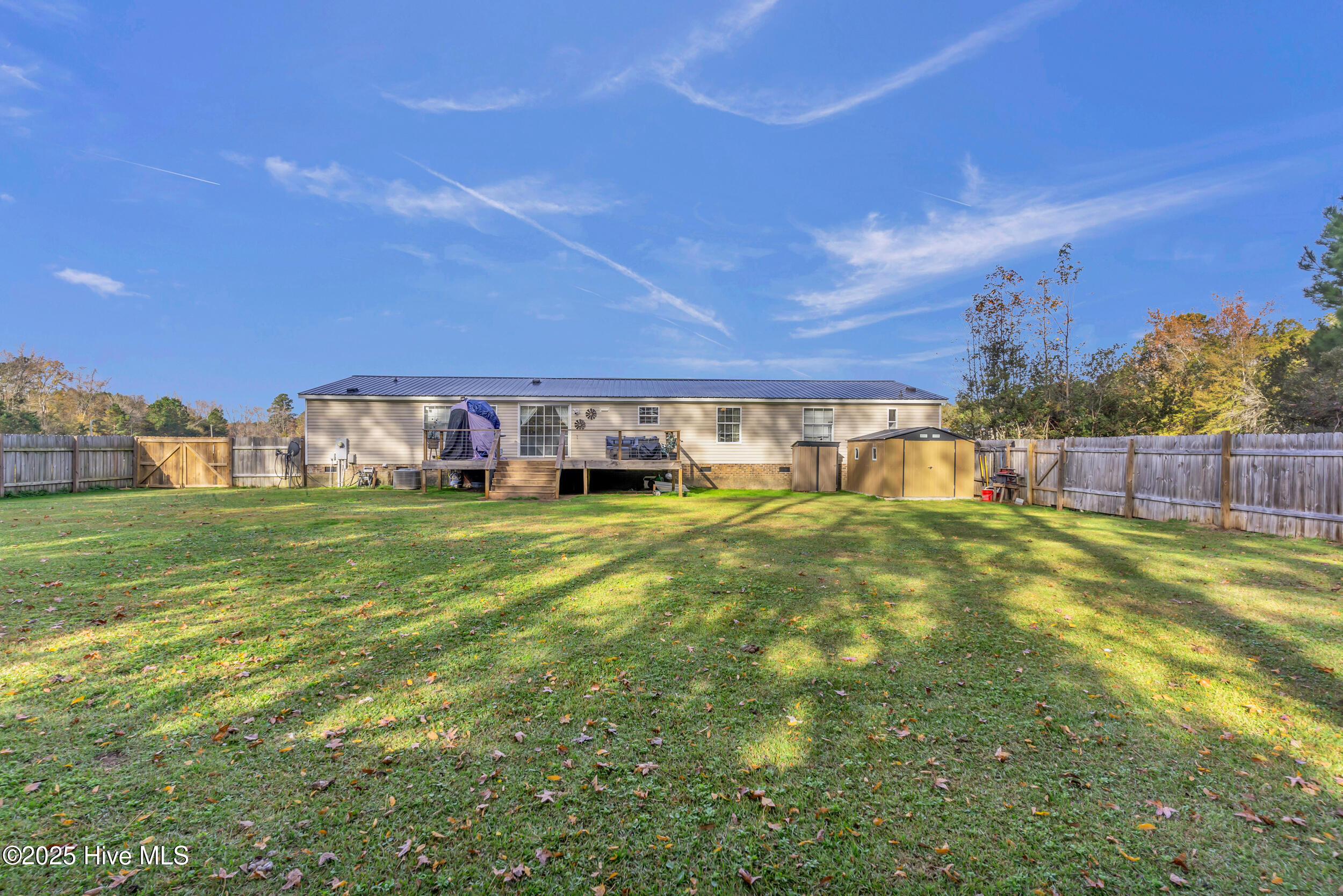 100543887 | Photo 33