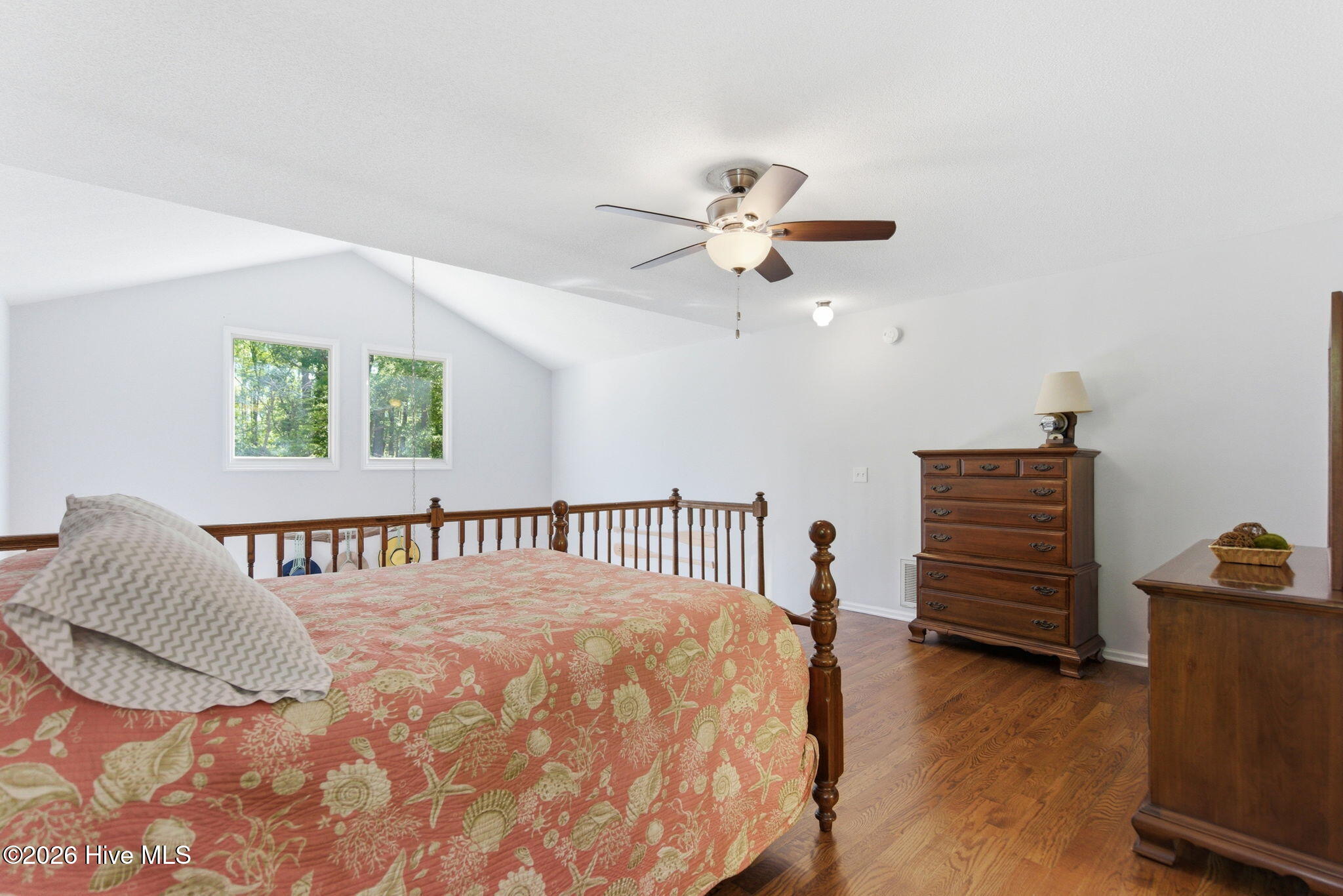 100569907 | Photo 23