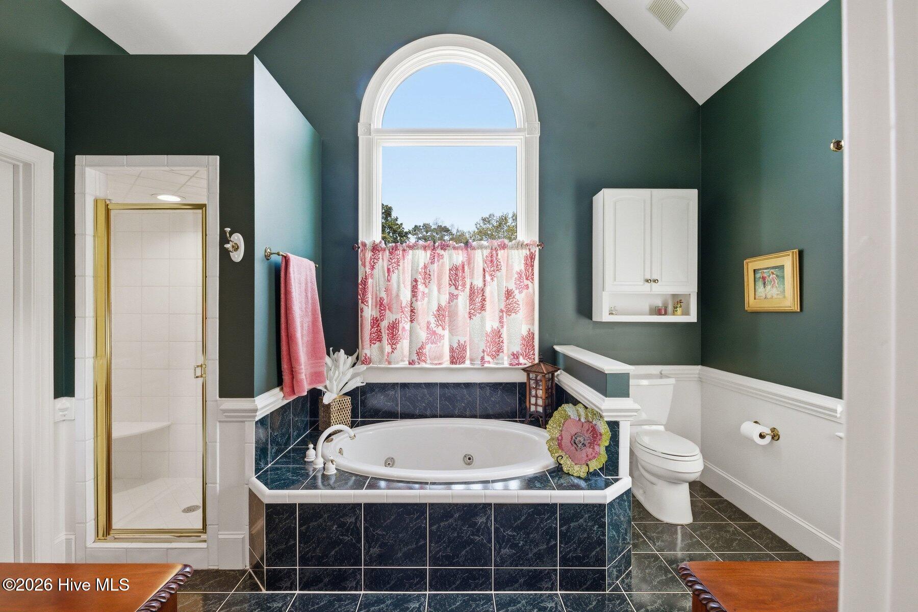 100562414 | Photo 53