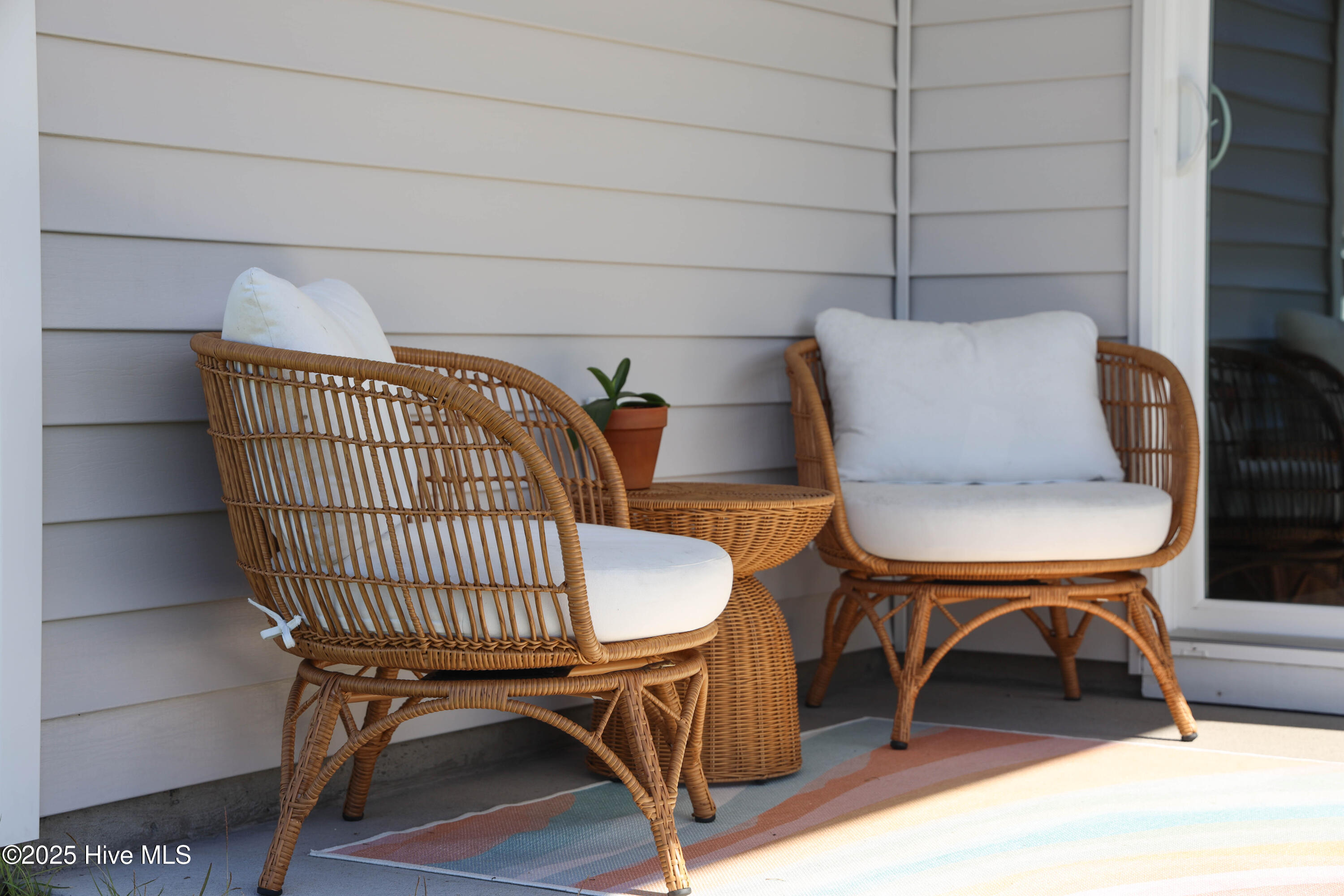 100535108 | Photo 35