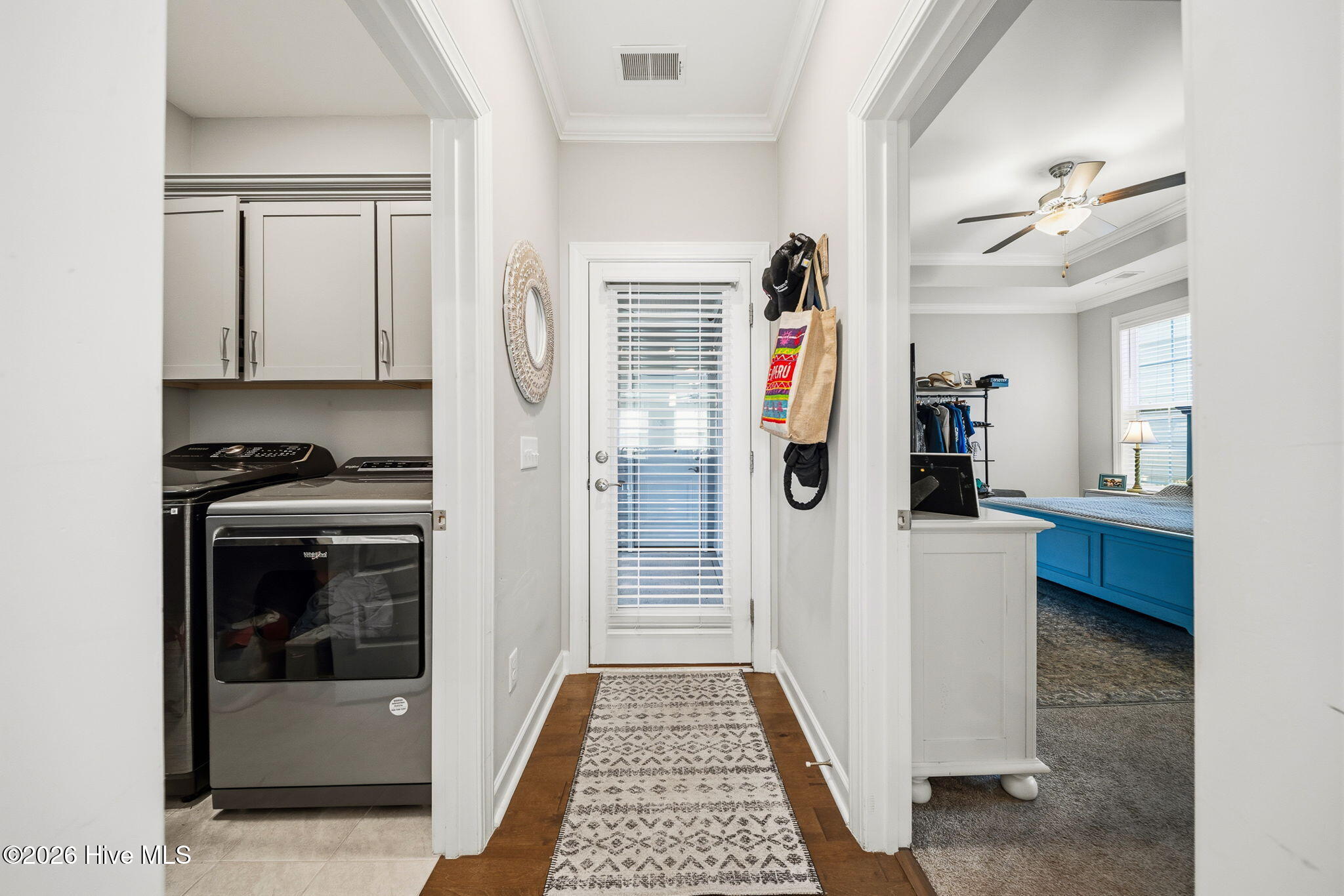 100563185 | Photo 38