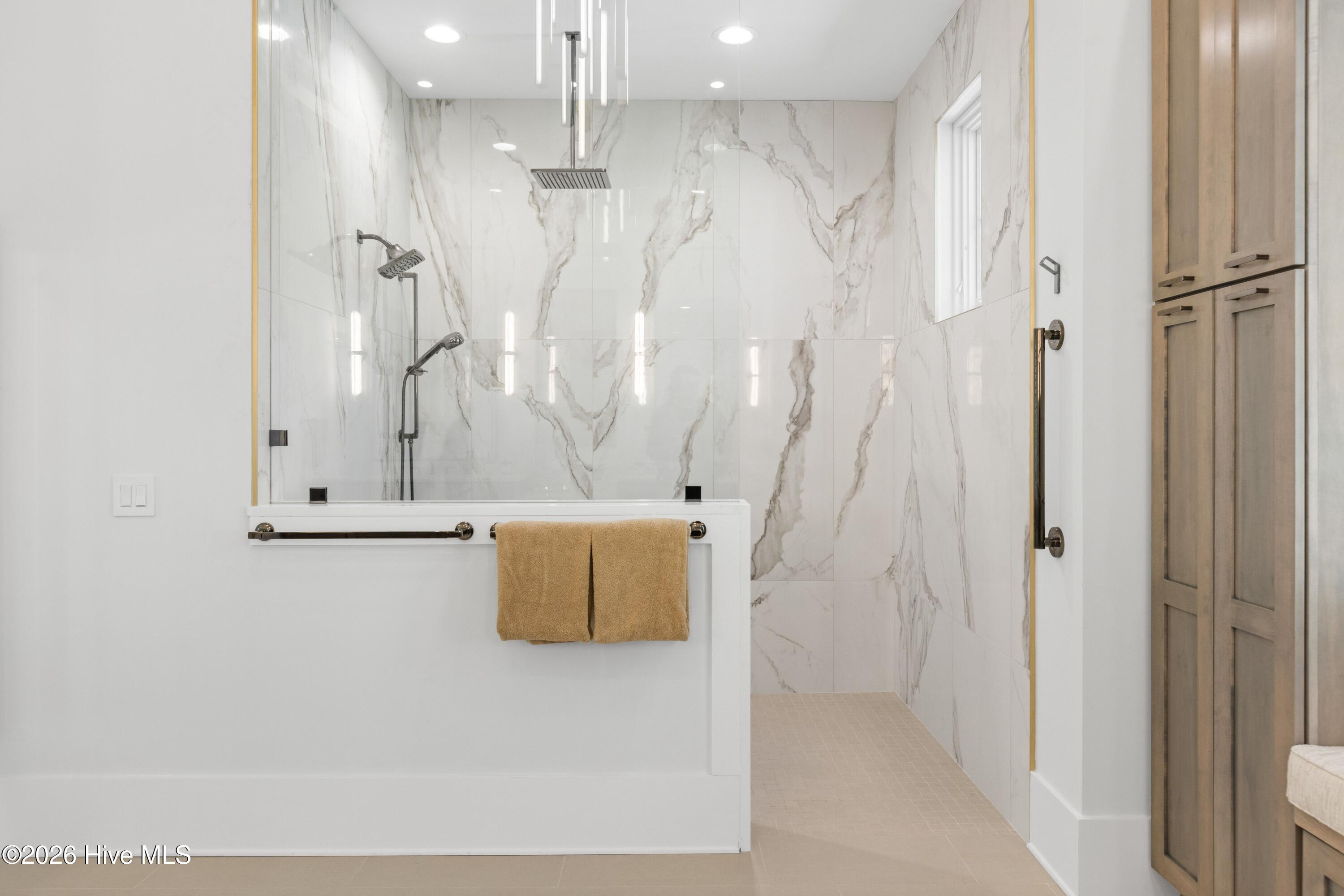 100556008 | Photo 21