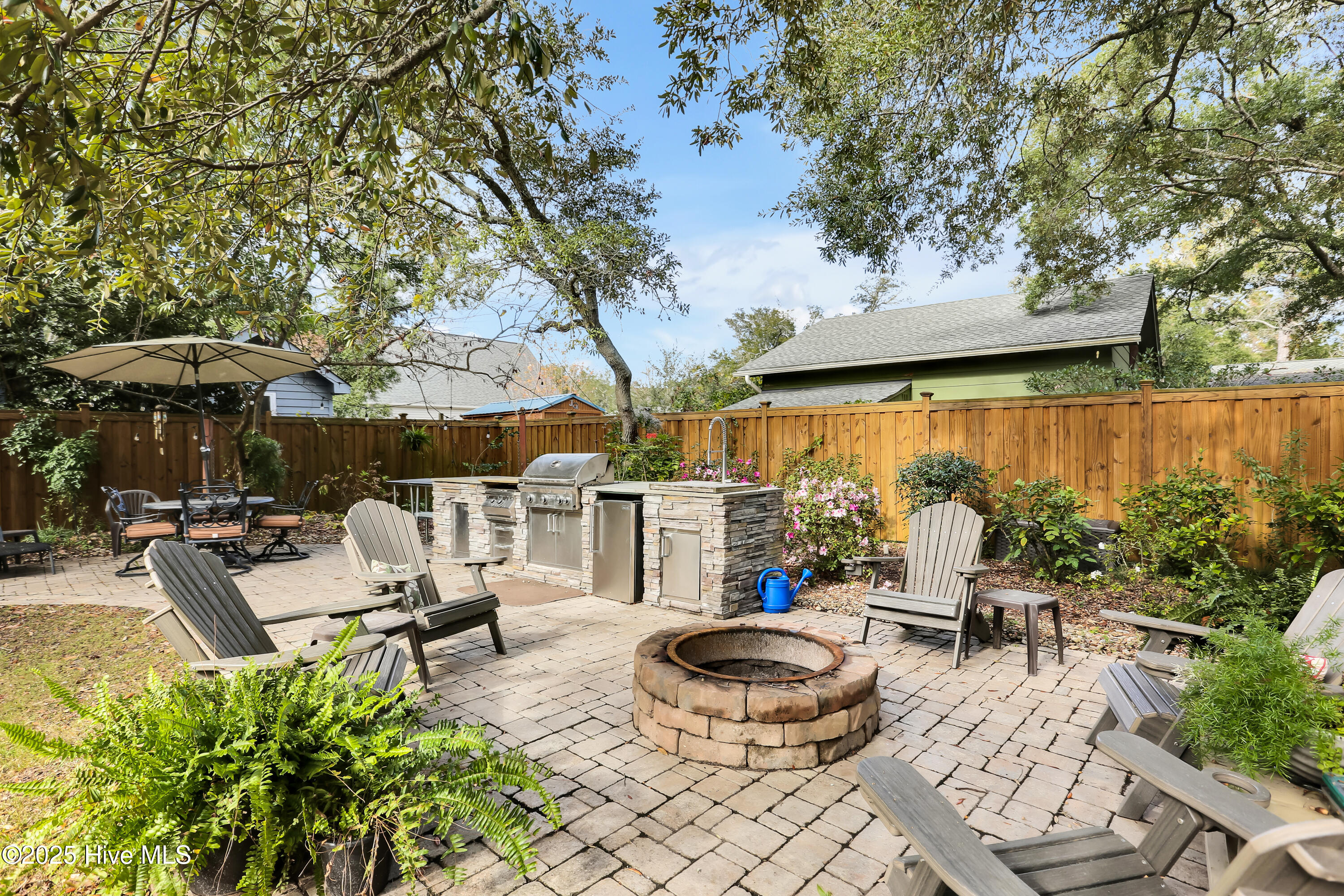 100544333 | Photo 33