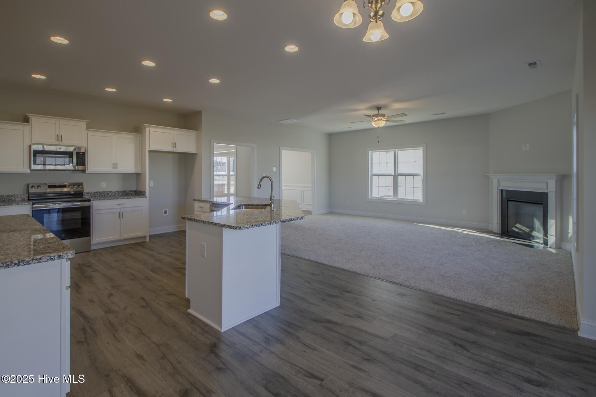 100488921 | Photo 14