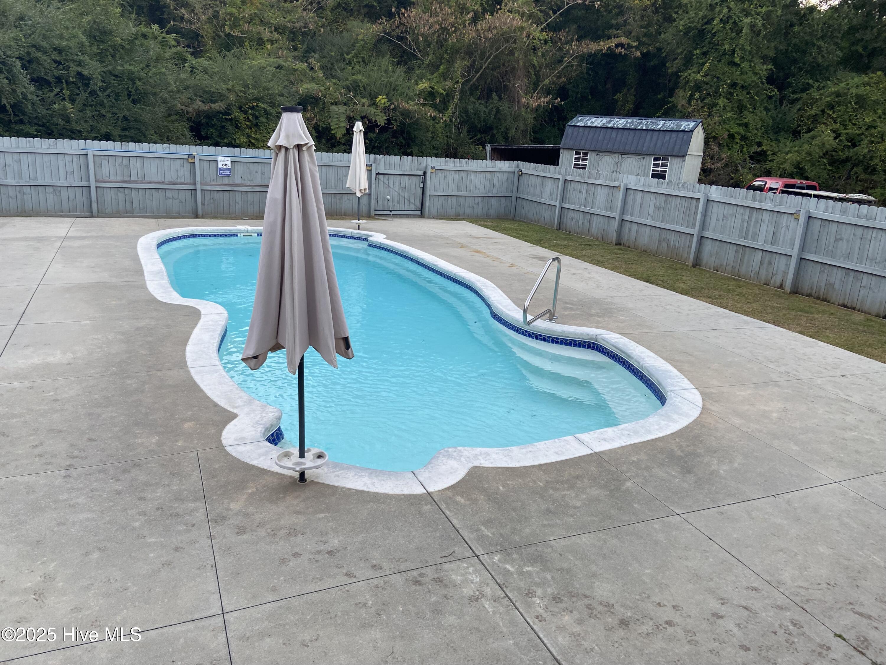 100537388 | Photo 20