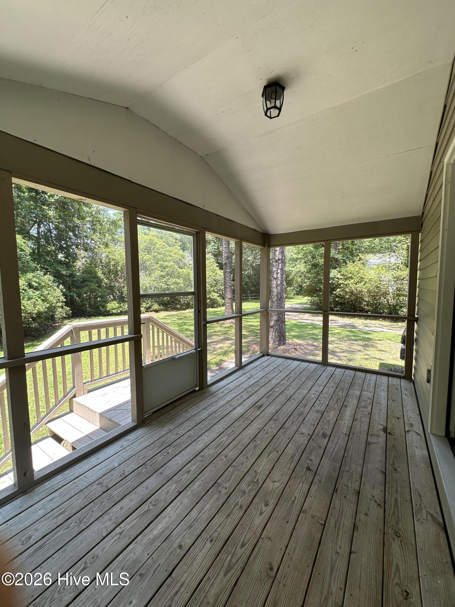 100556259 | Photo 17