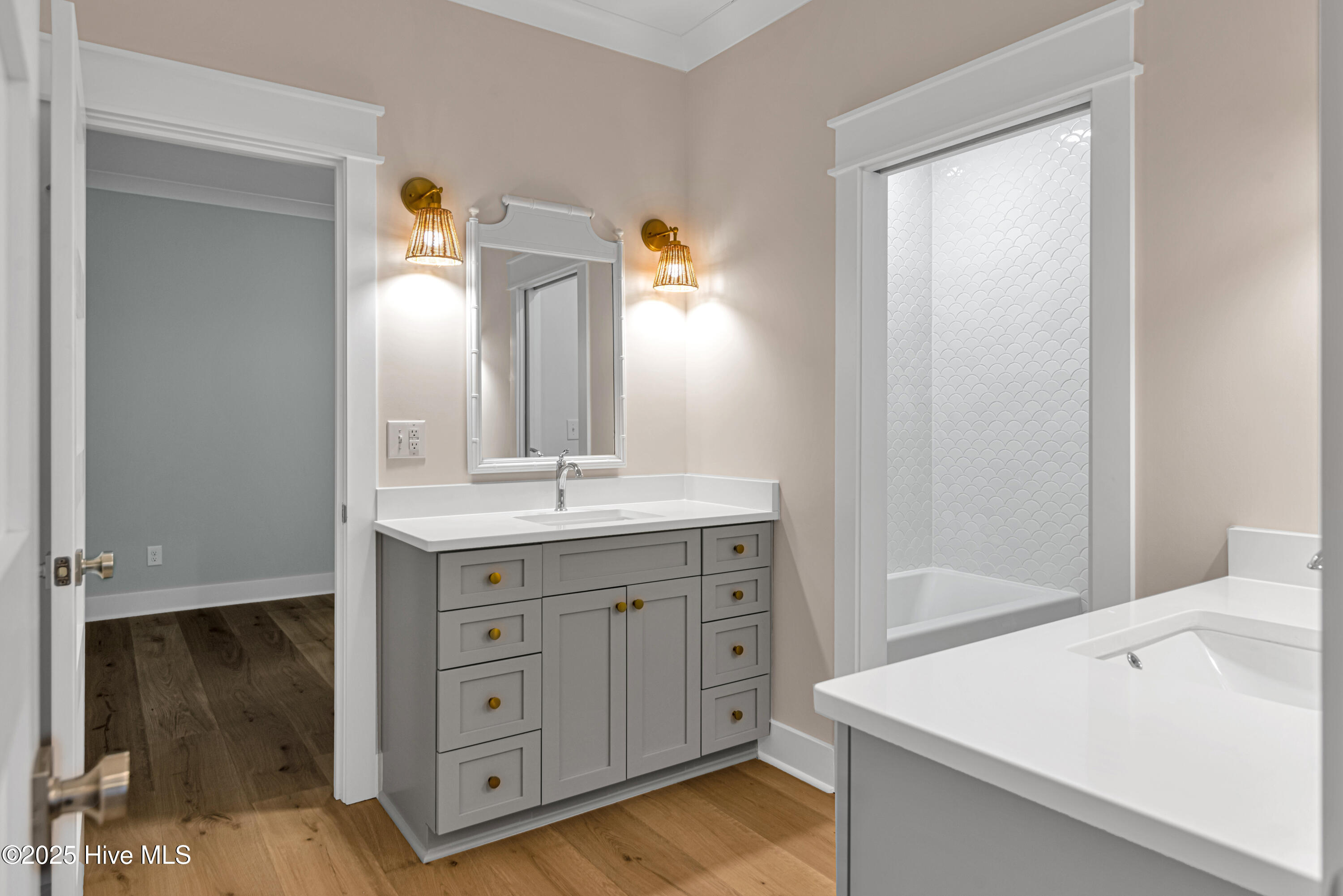 100542674 | Photo 29