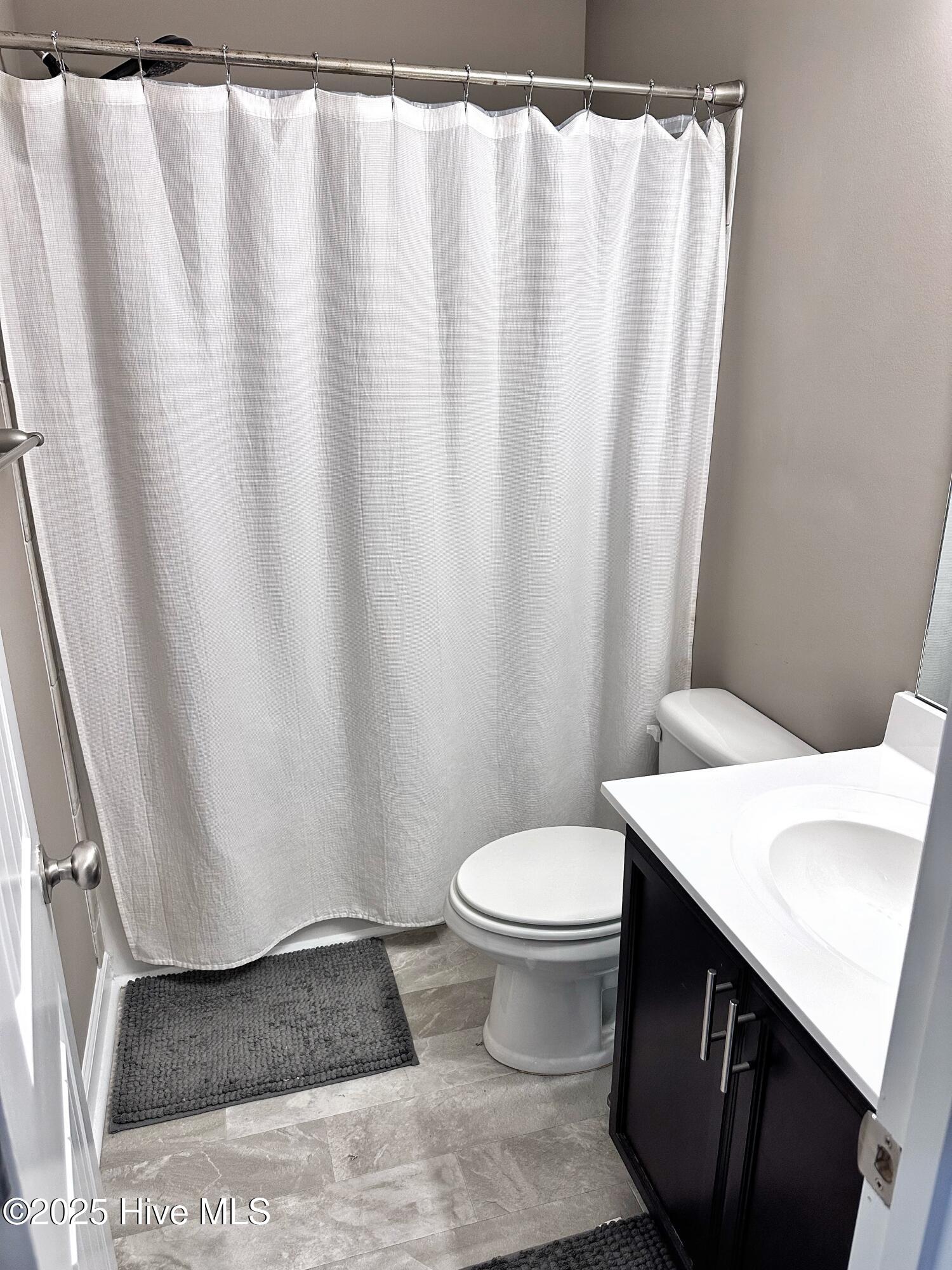 100545917 | Photo 25