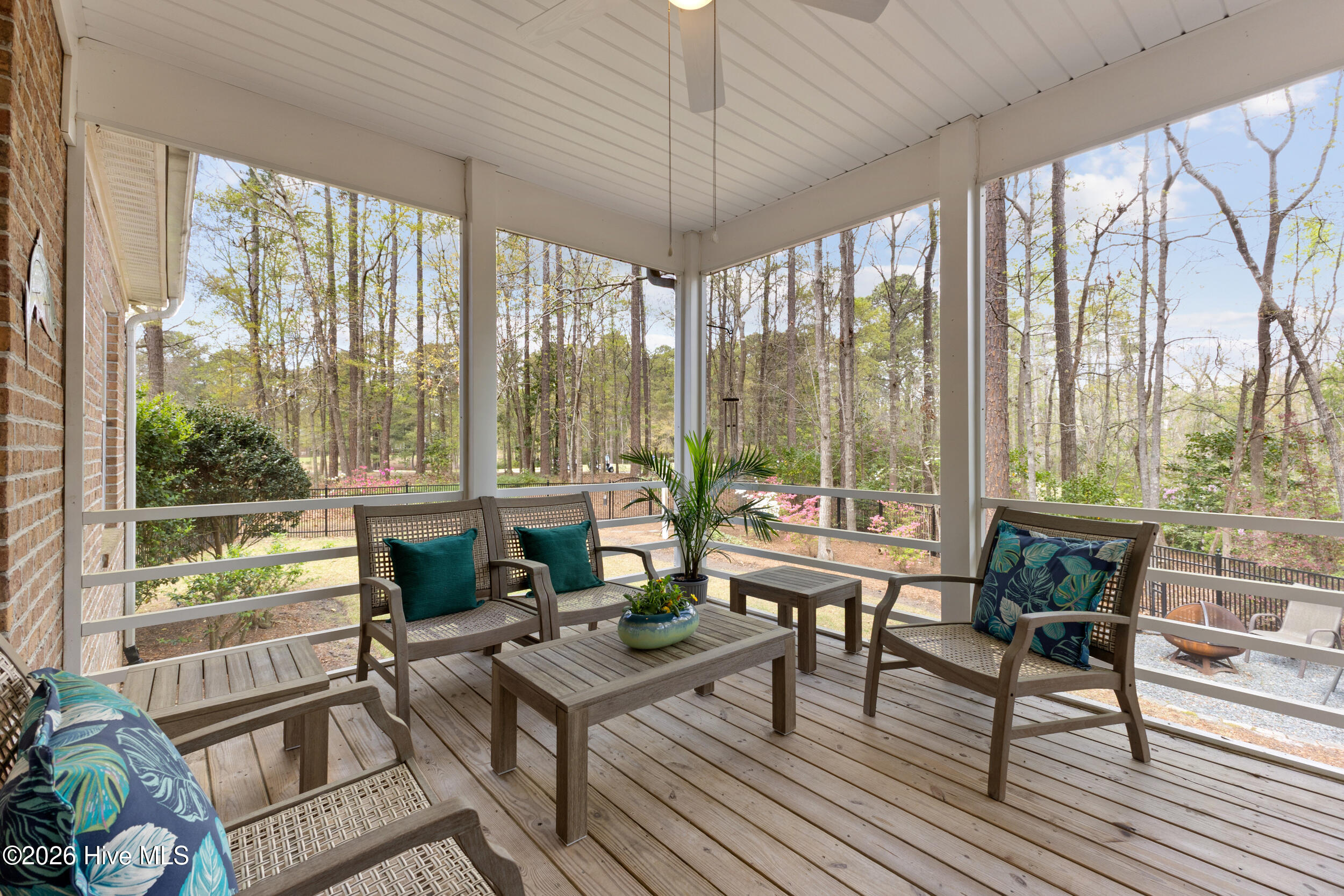 100564040 | Photo 39