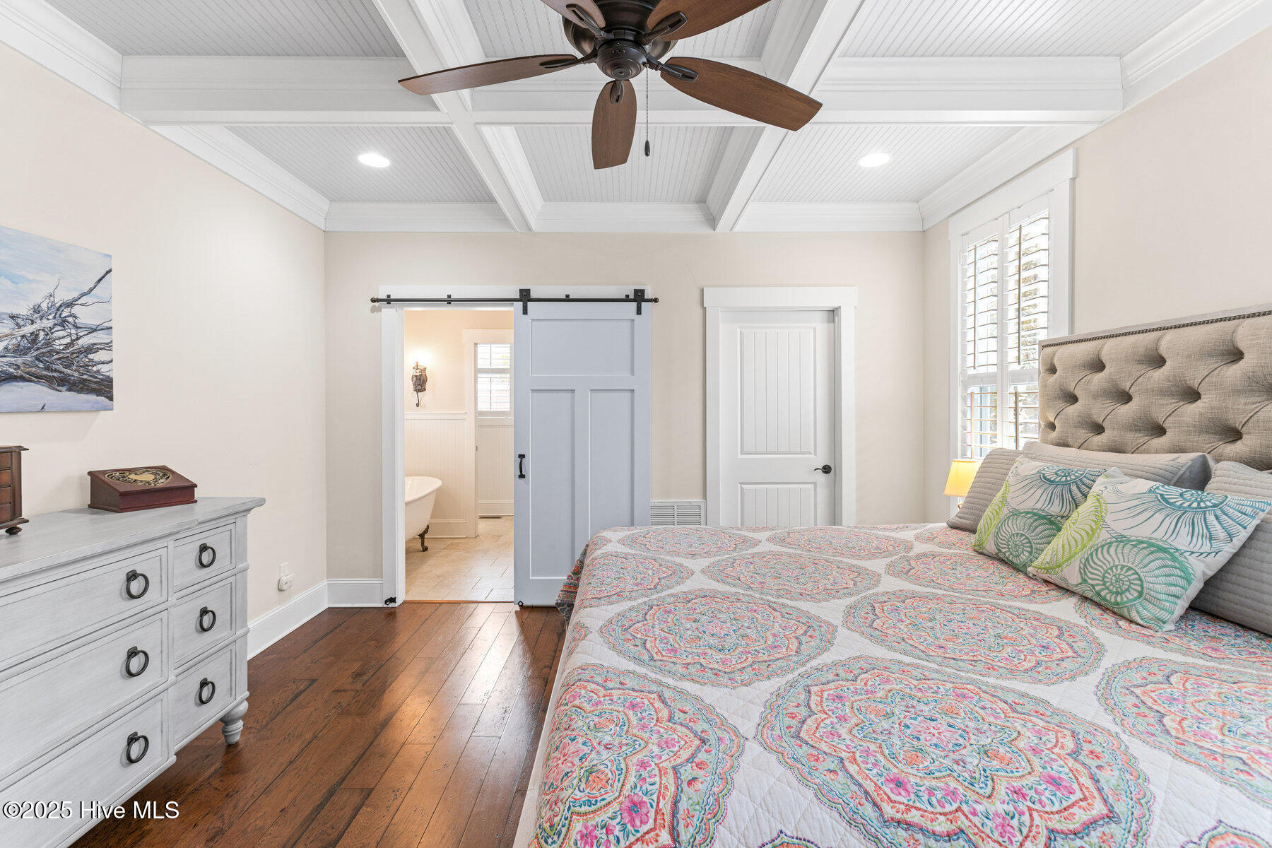 100544717 | Photo 22