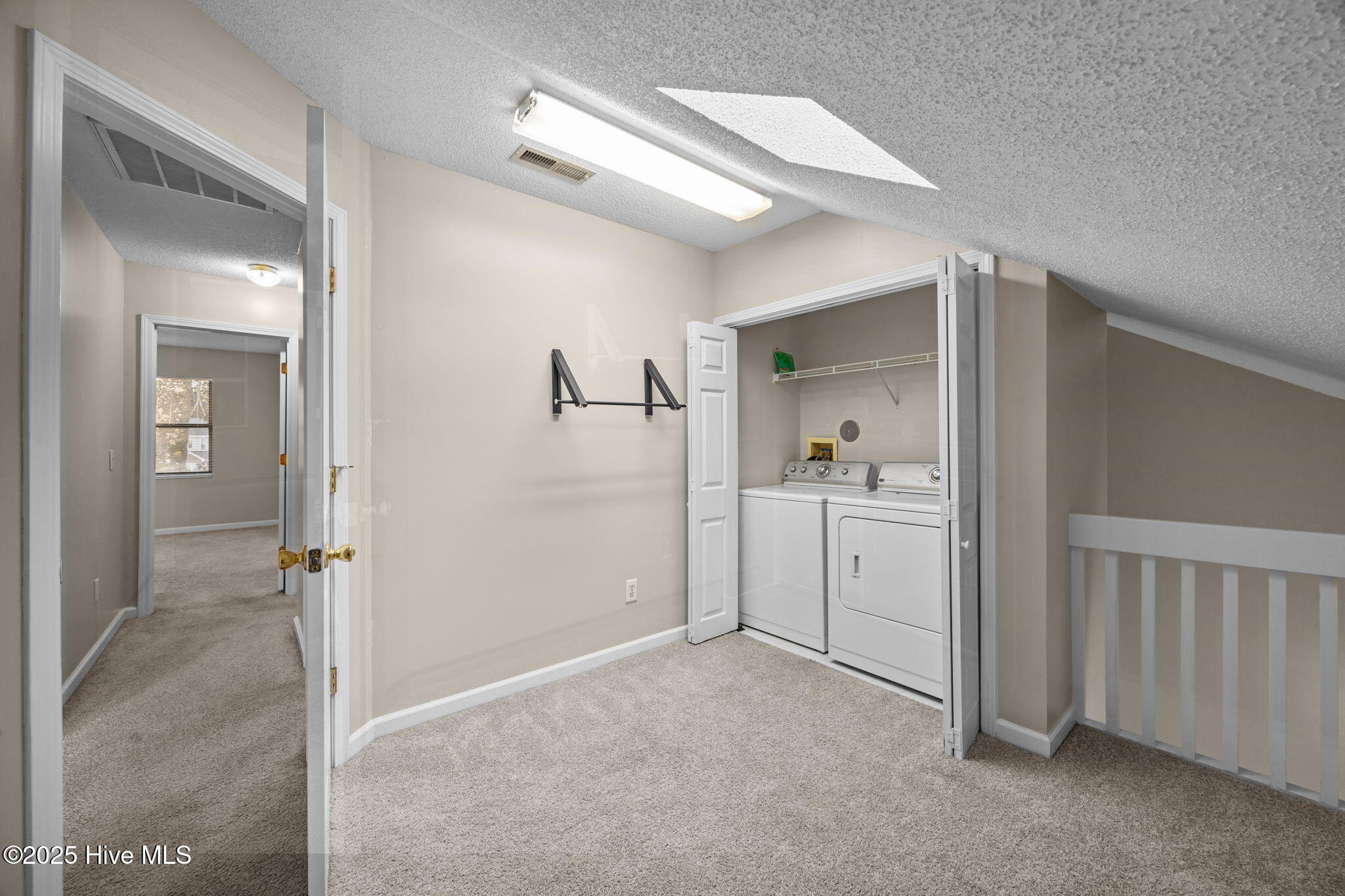 100543973 | Photo 32