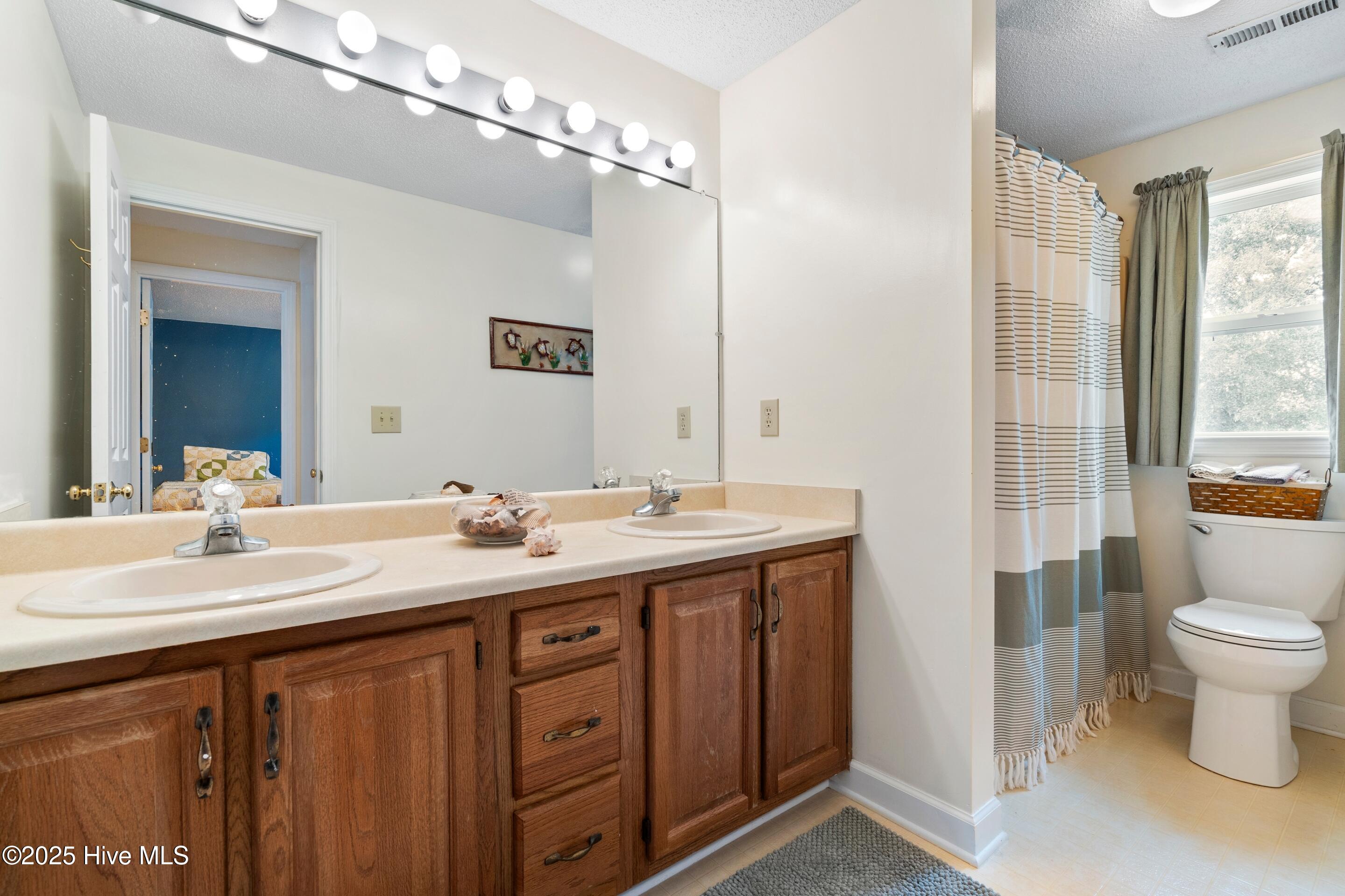 100539788 | Photo 27