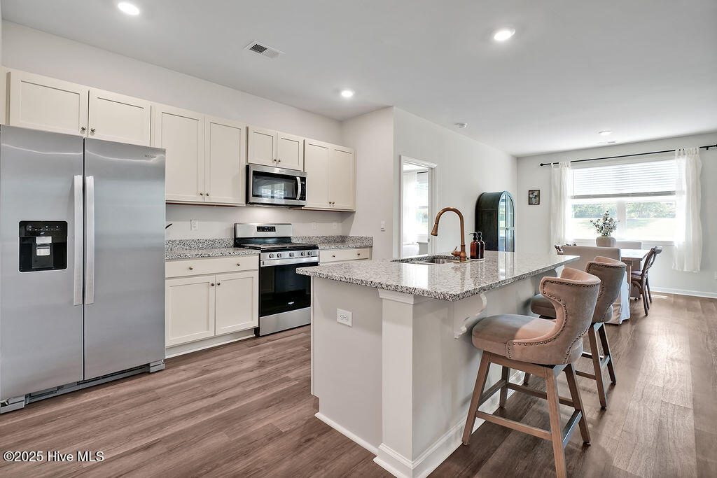 100538128 | Photo 16